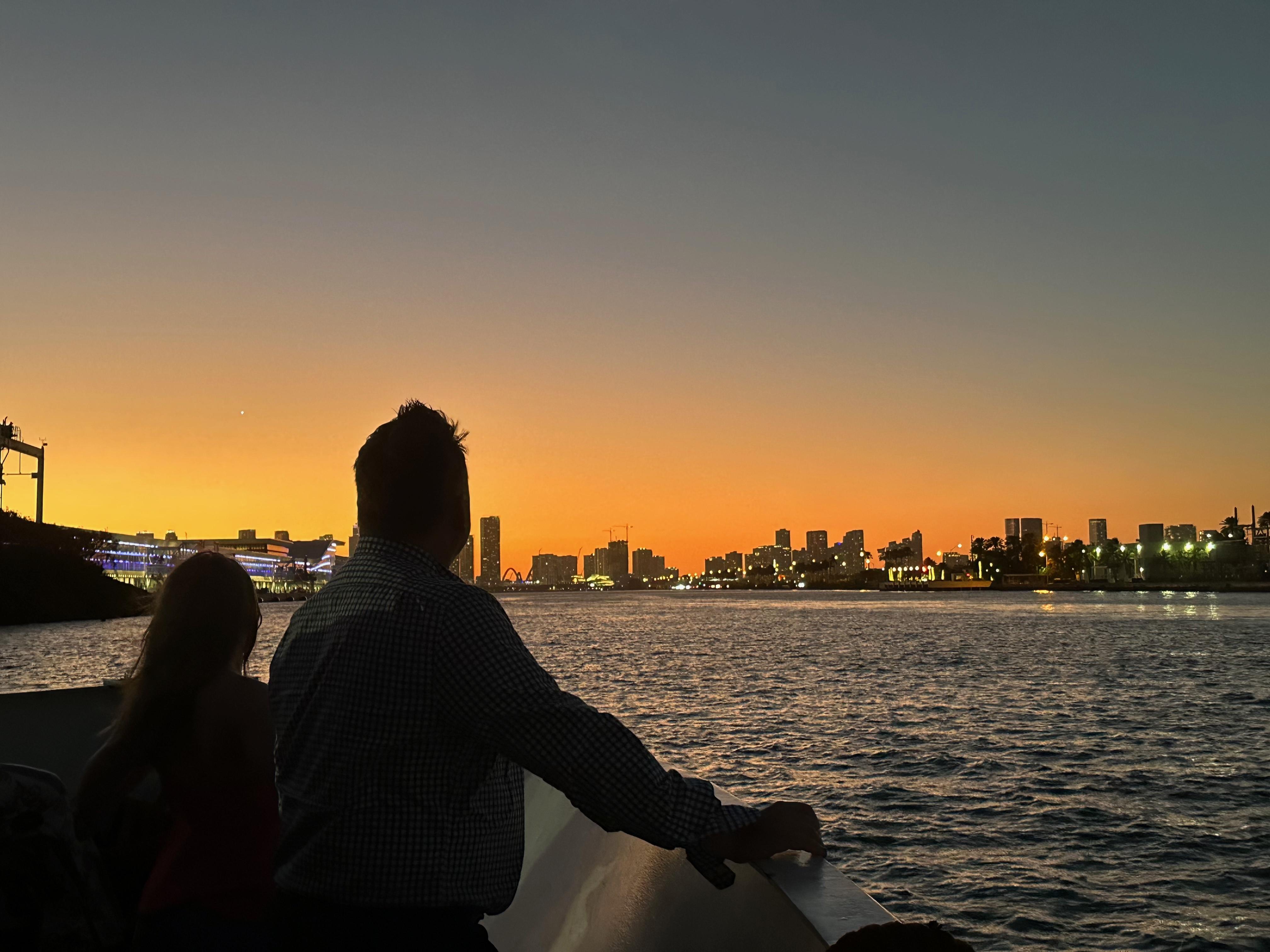 Miami Skyline Cruise of Millionaire Homes on Biscayne Bay – Miami, Florida