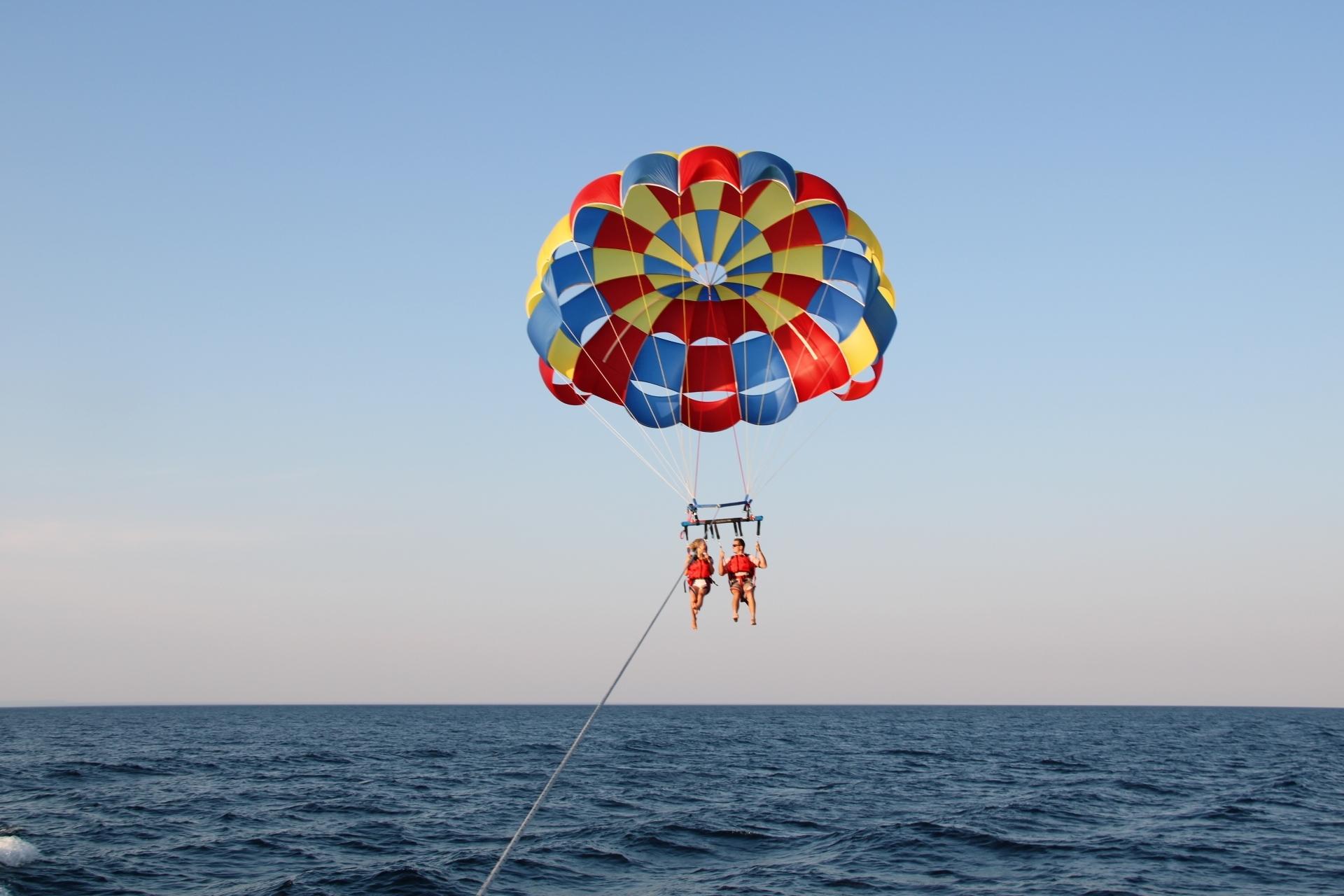 Michigan: Mackinac Island Parasailing – Mackinac Island, Michigan