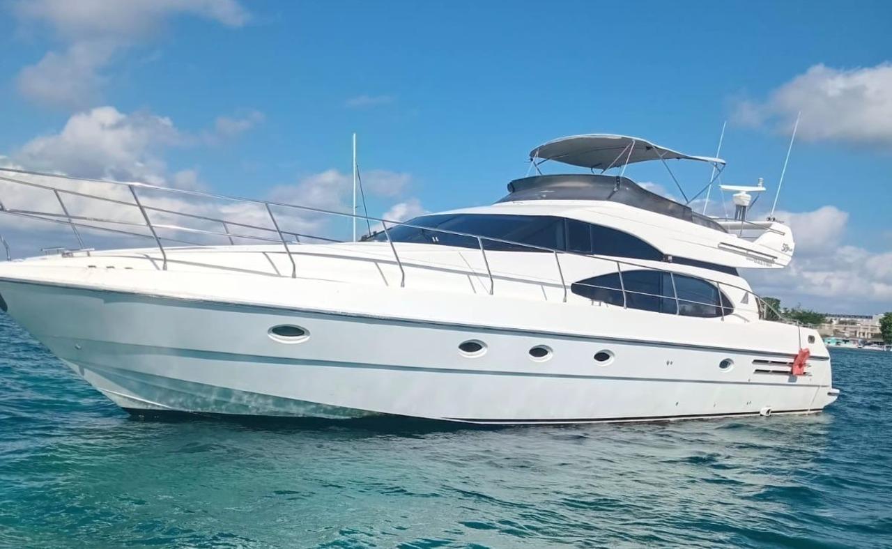 Montego Bay : Private Yacht Charter with Open Bar – Negril, Jamaica
