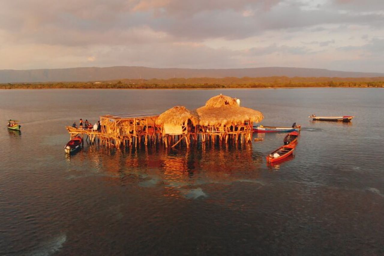 Montego Bay: YS Falls and Appleton Rum Private Tour by Van – Floyd’s Pelican Bar, Jamaica