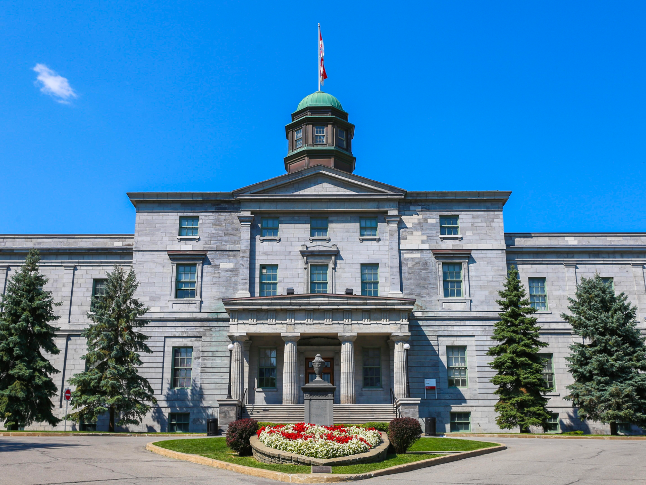 Montreal: McGill University Guided Walking Tour – Montreal, Canada