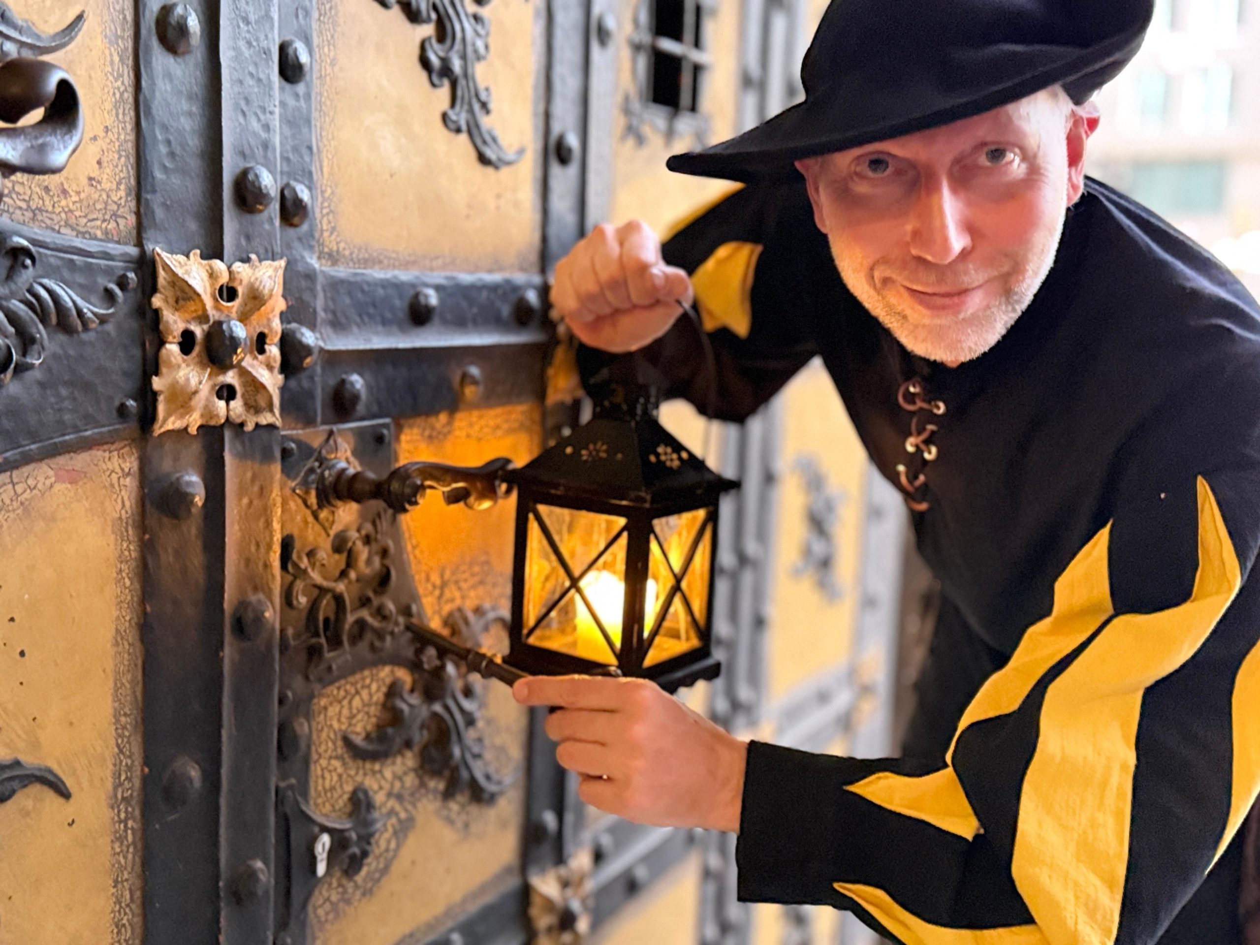 Munich: Night Watchman Tour for Kids (6 – 12 years) – 75 min – Munich, Germany