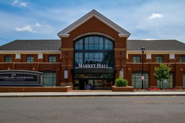 NYC: Woodbury Outlets Private Shopping Tour – Central Valley, New York