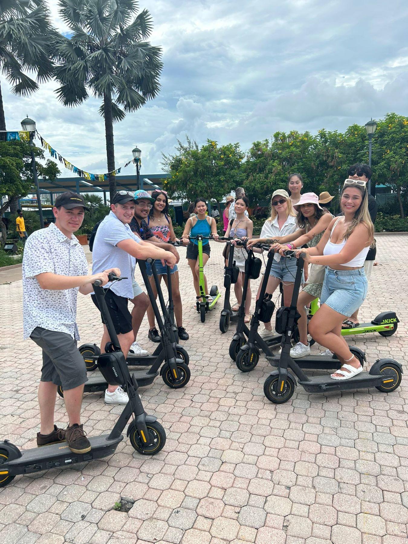Nassau: E-Scooter Tour with Food Tasting and Local Drinks – Nassau, Bahamas