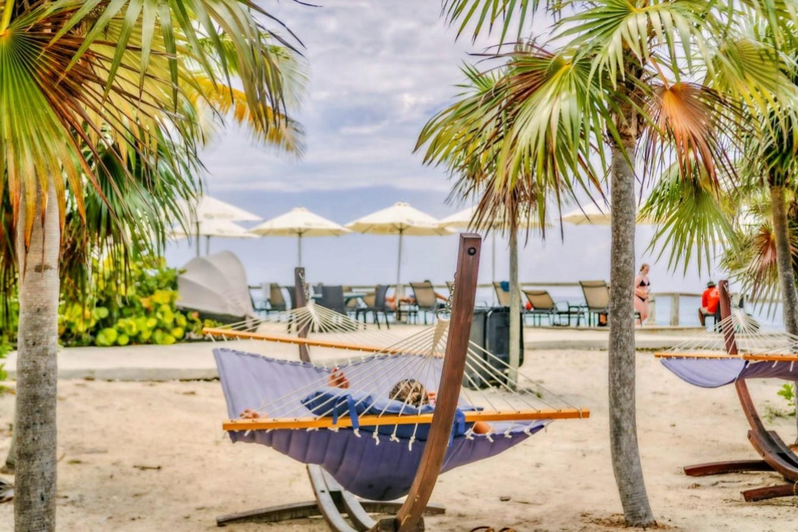 Nassau: ROSE ISLAND PERFECT BEACH DAY GROUP GETAWAY – Nassau, Bahamas