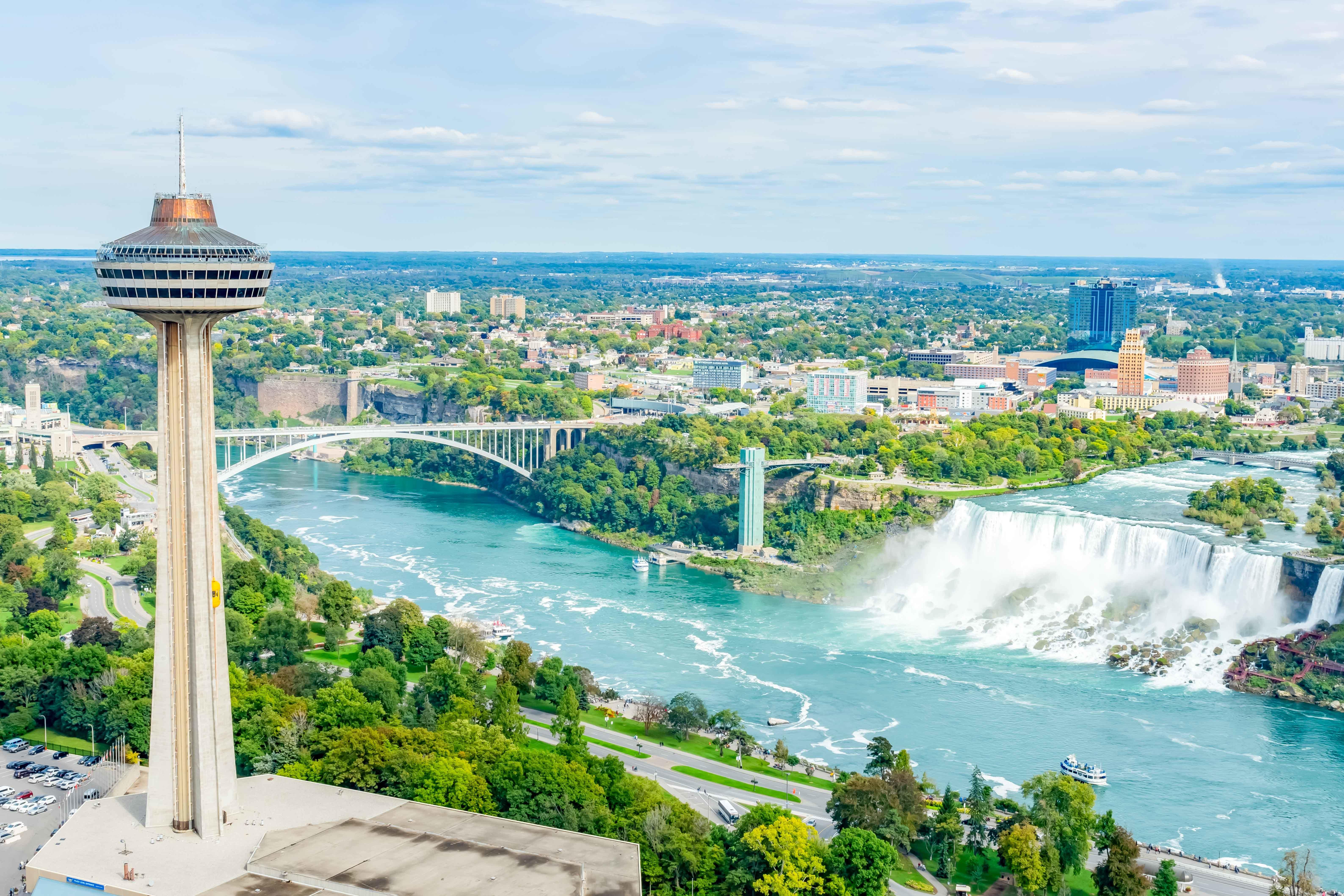 Niagara Falls: Canadian Side Day Trip with Maid of The Mist – Niagara Falls, New York