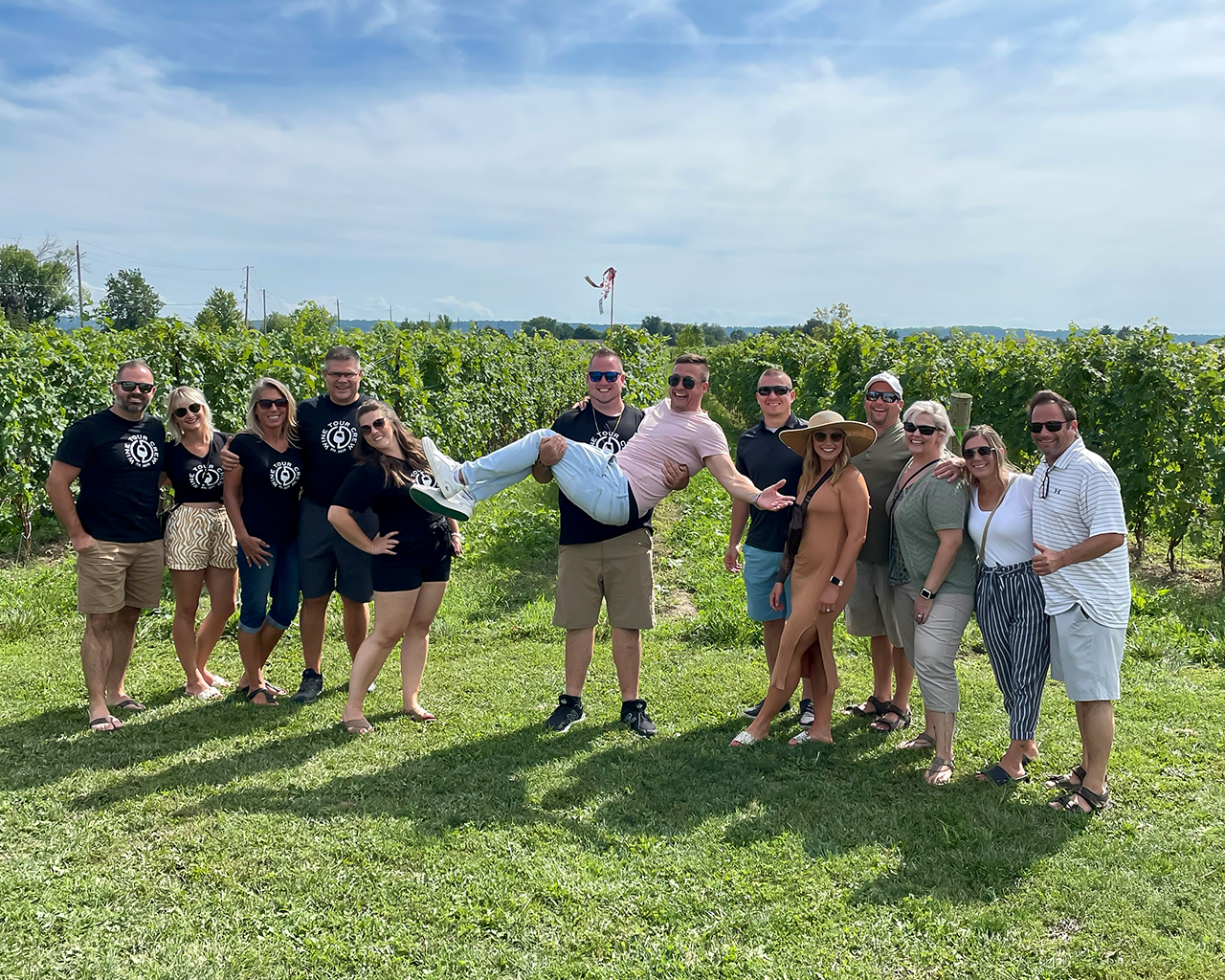 Niagara: Lunch in the Vineyard Experience – Niagara Falls, Canada