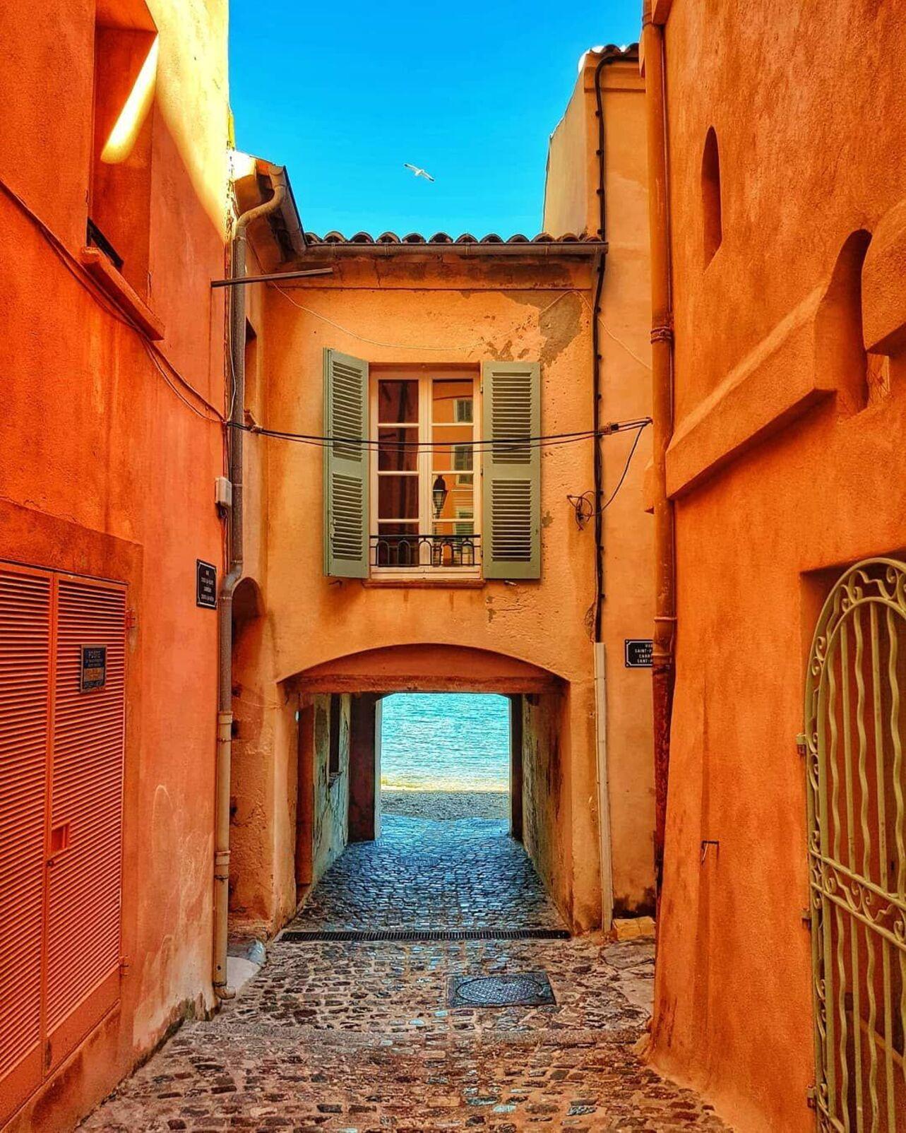 Nice: Walking Tour with Licensed Guide – Monaco