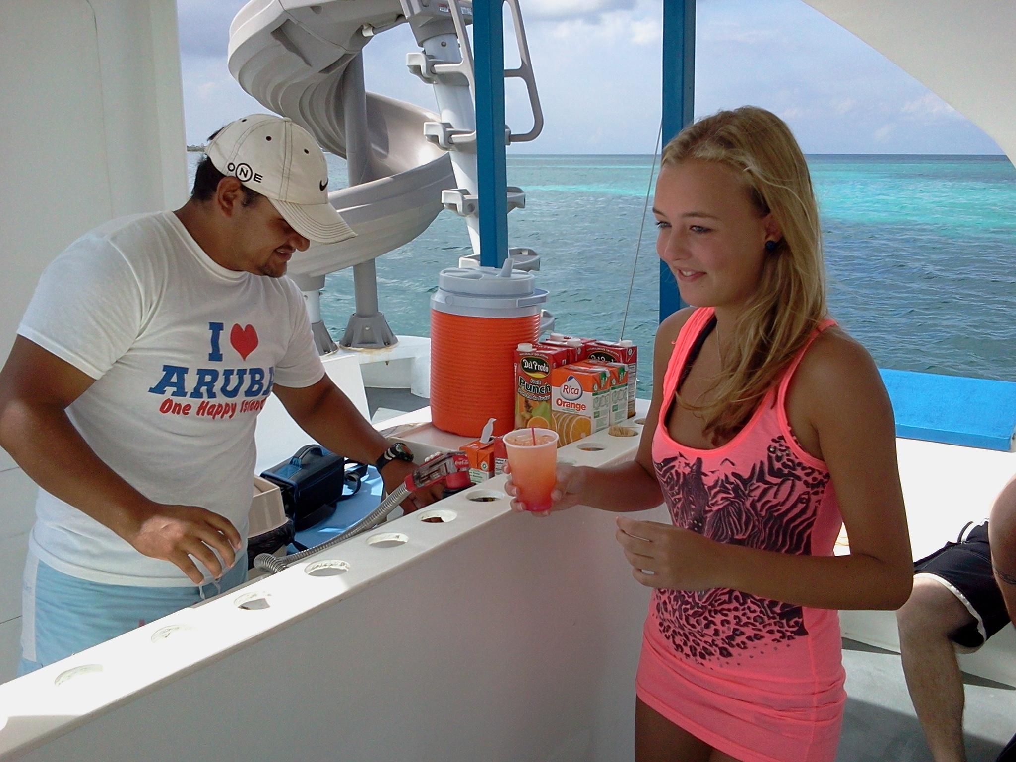 Noord: Dolphin Sunset Adventure Catamaran Cruise – Aruba