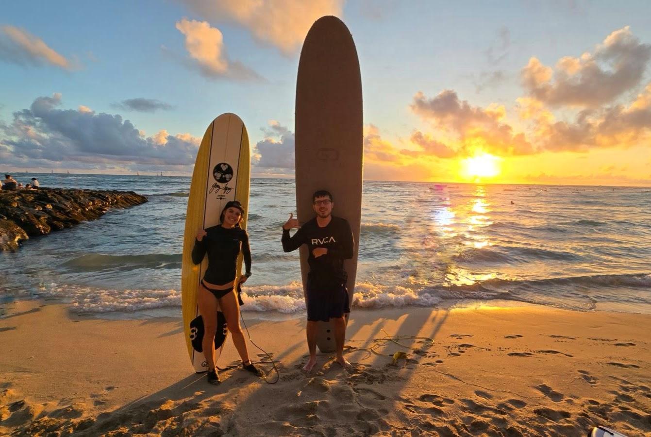 Oahu: Waikiki Beginner Private Surf Lesson- Female Guide – Honolulu, Hawaii