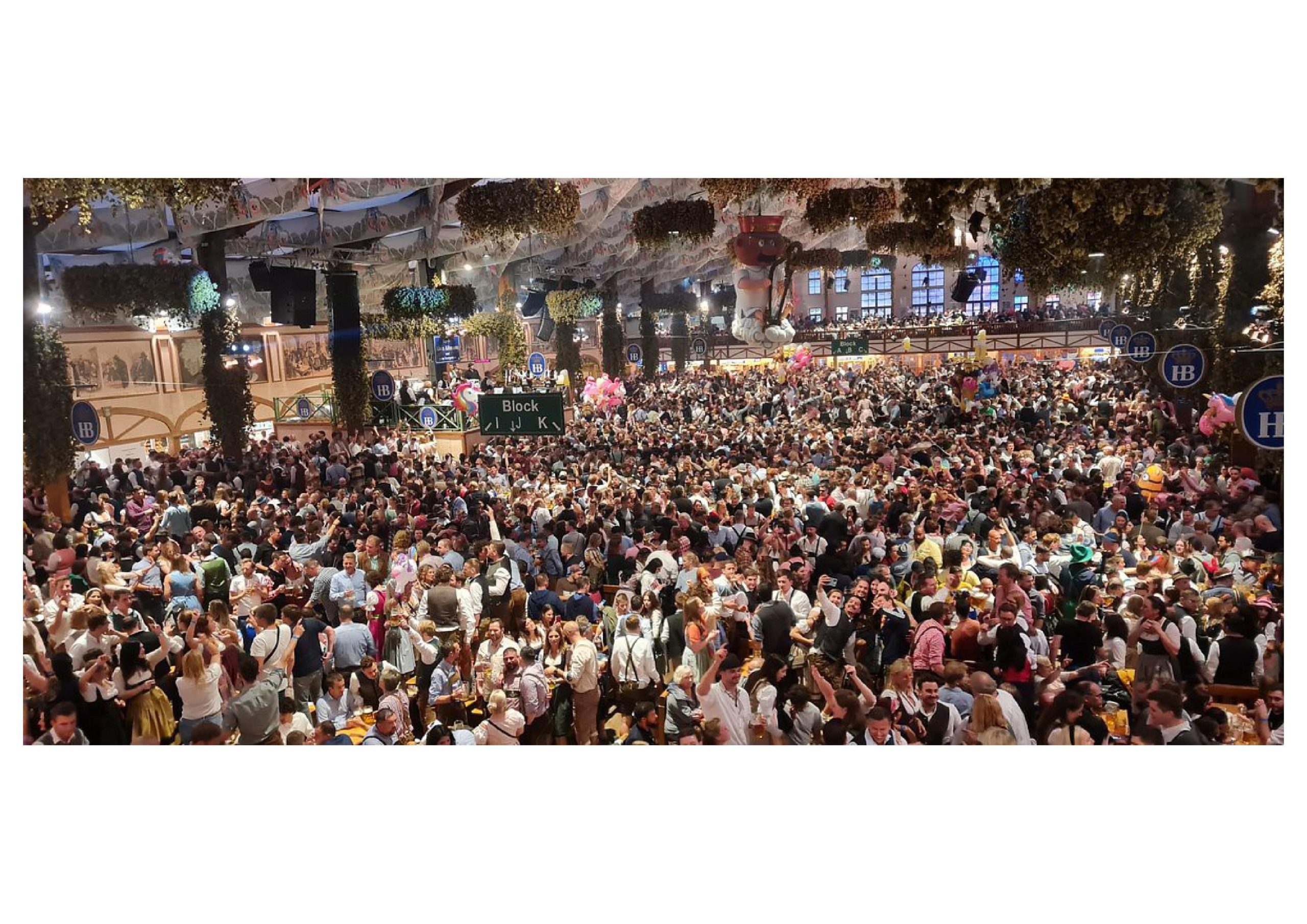 Oktoberfest Munich: Large Beer Tent Entry+Table Lunch/Dinner – Munich, Germany