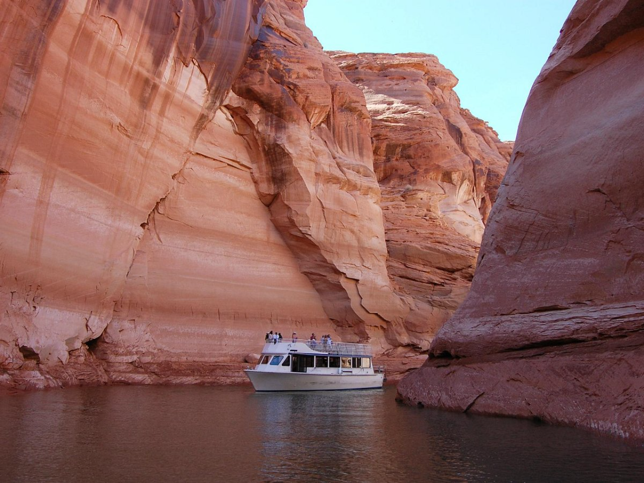 Page: Boat Tour of Lake Powell, Antelope, and Glen Canyon – Glen Canyon Dam, Arizona