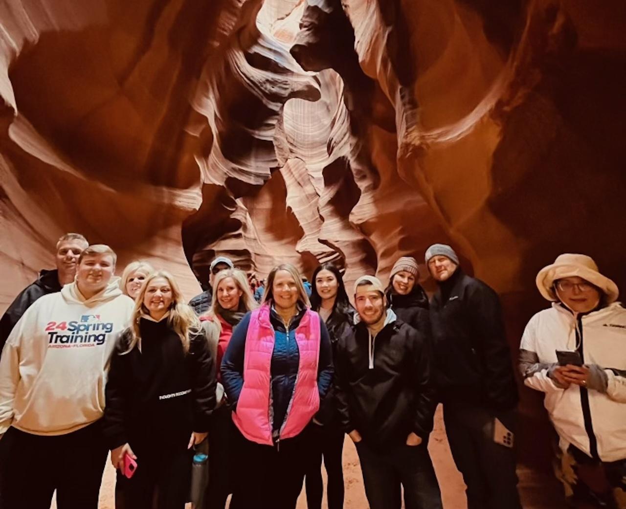 Page: Lower & Upper Antelope Canyon + Horseshoe Bend Tour – Horseshoe Bend, Arizona
