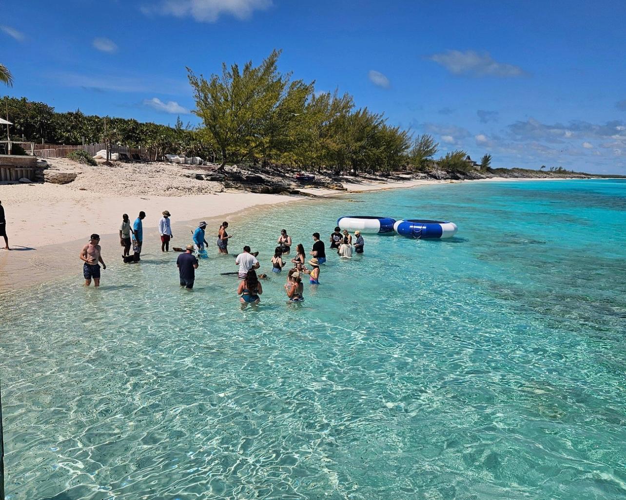 Paradise Found In Hog Haven: Ultimate Beach Escape – Nassau, Bahamas