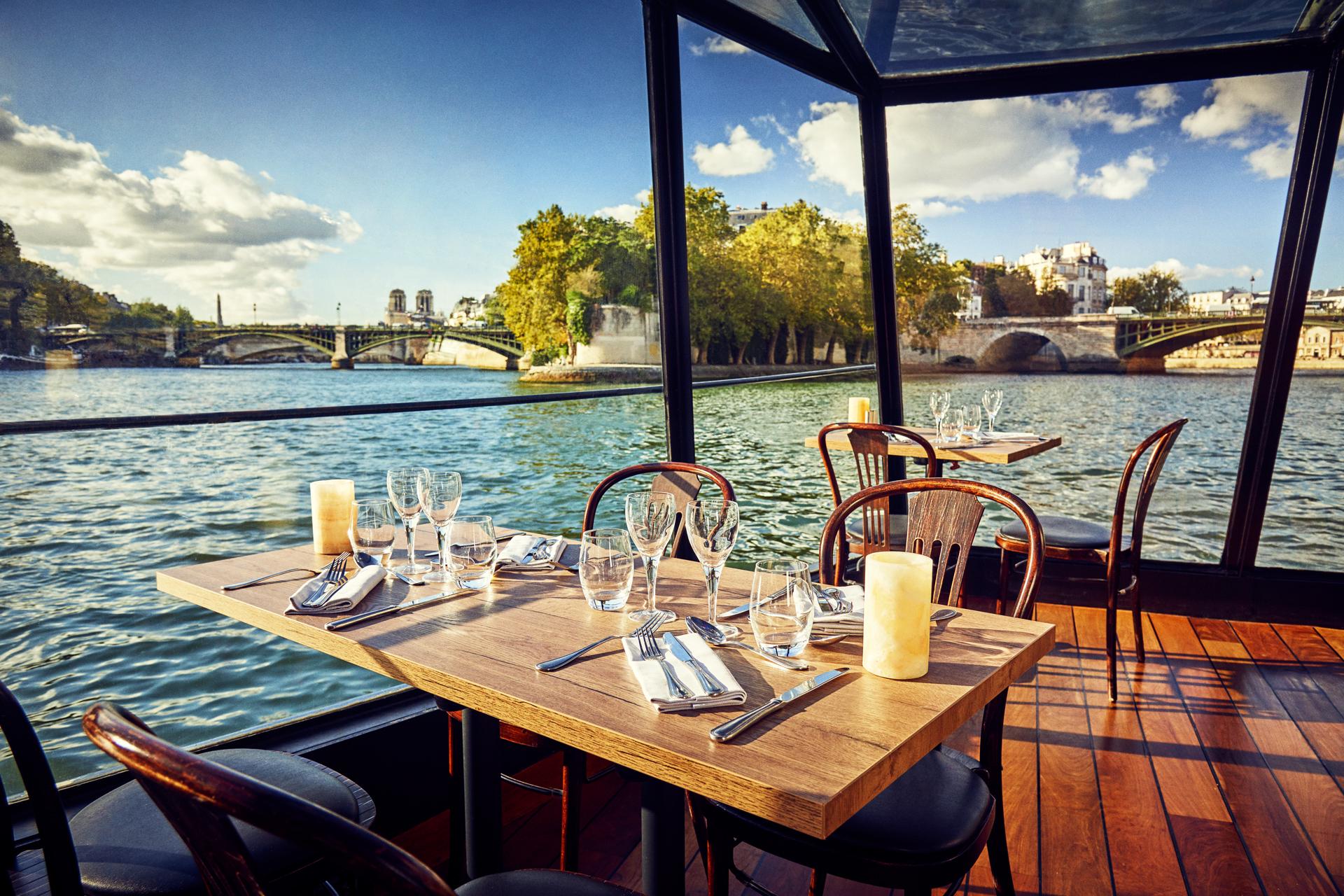 Paris: 3-Course Lunch Cruise on the River Seine – Paris, France