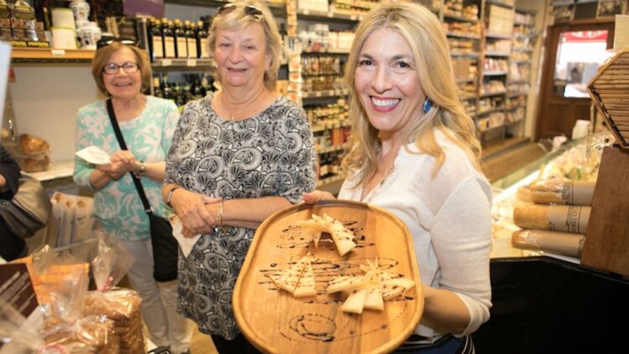 Philadelphia: Inside the Italian Market: Tasting Journey – Philadelphia, Pennsylvania