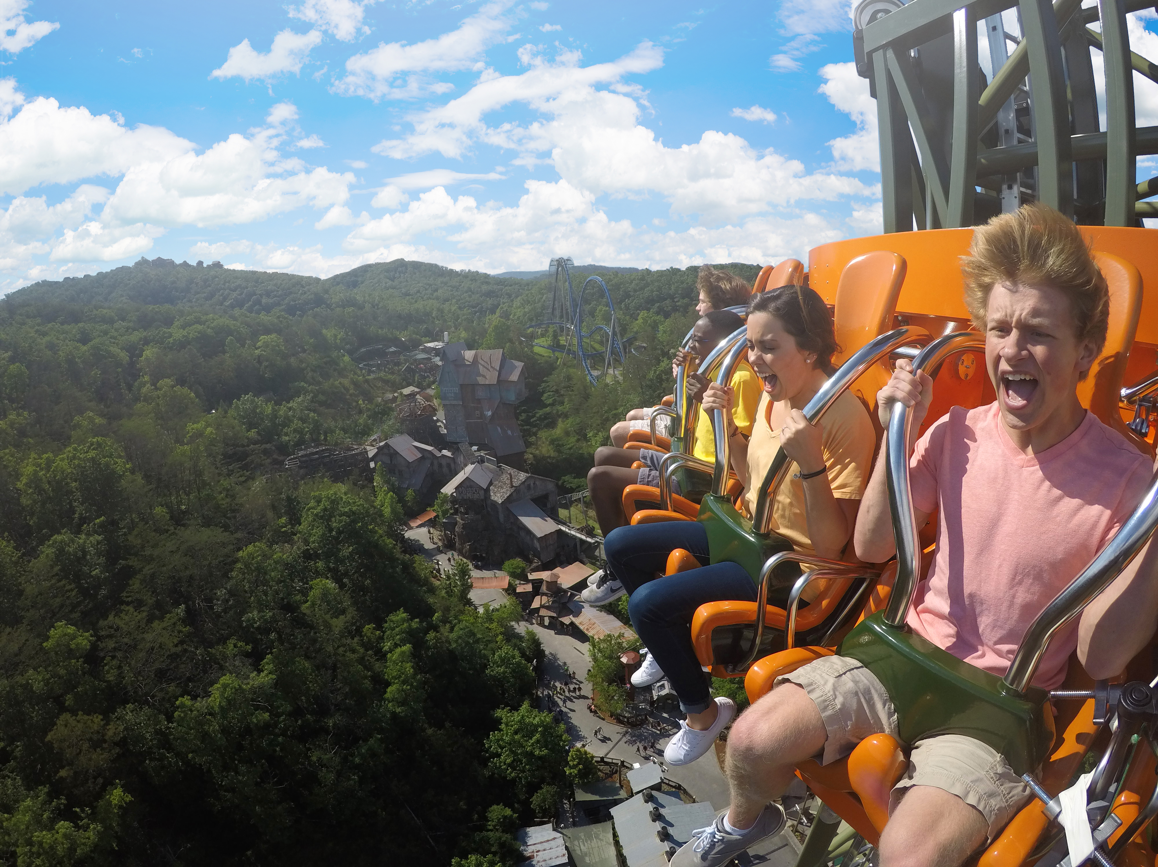Pigeon Forge: Dollywood & Splash Country Combo Ticket – Pigeon Forge, Tennessee