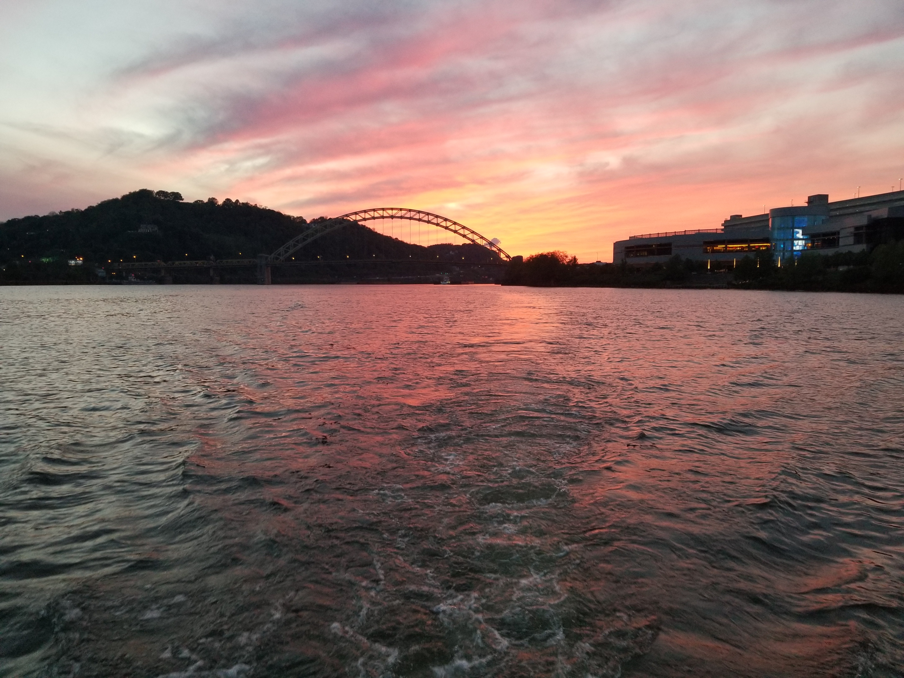 Pittsburgh: Private Yacht River Cruise with Captain and BYOB – Pittsburgh, Pennsylvania