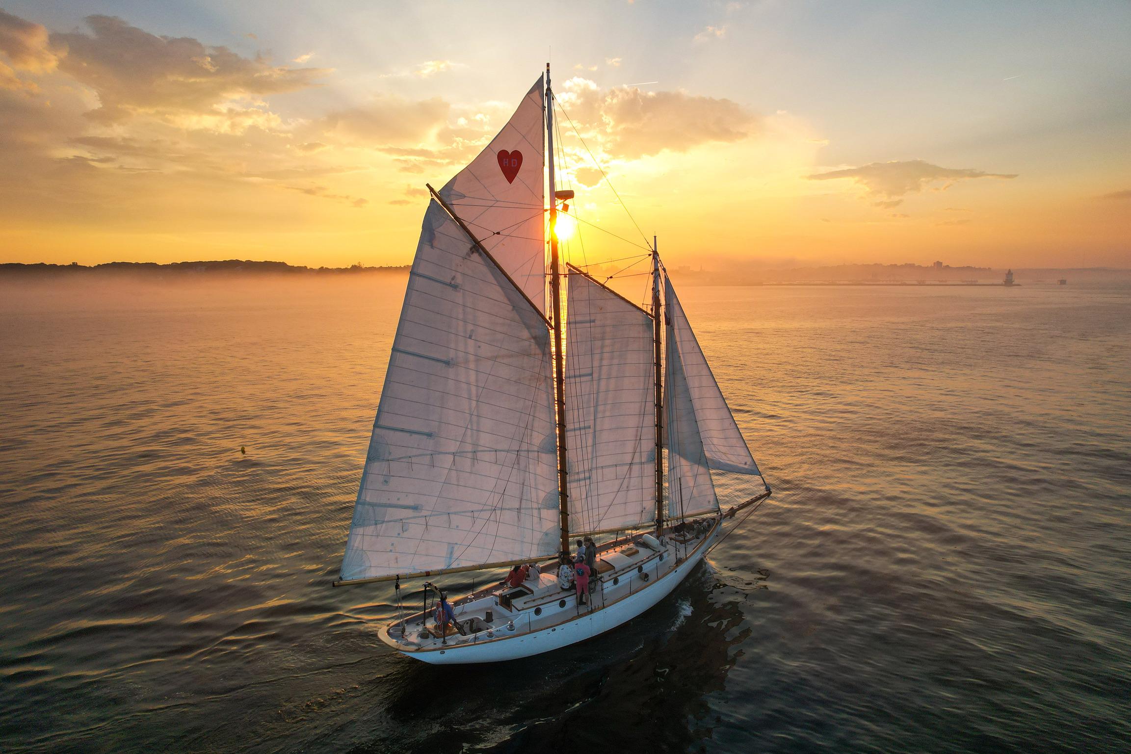 Portland, Maine: Sunset Windjammer Cruise Along the Coast – Casco Bay, Maine