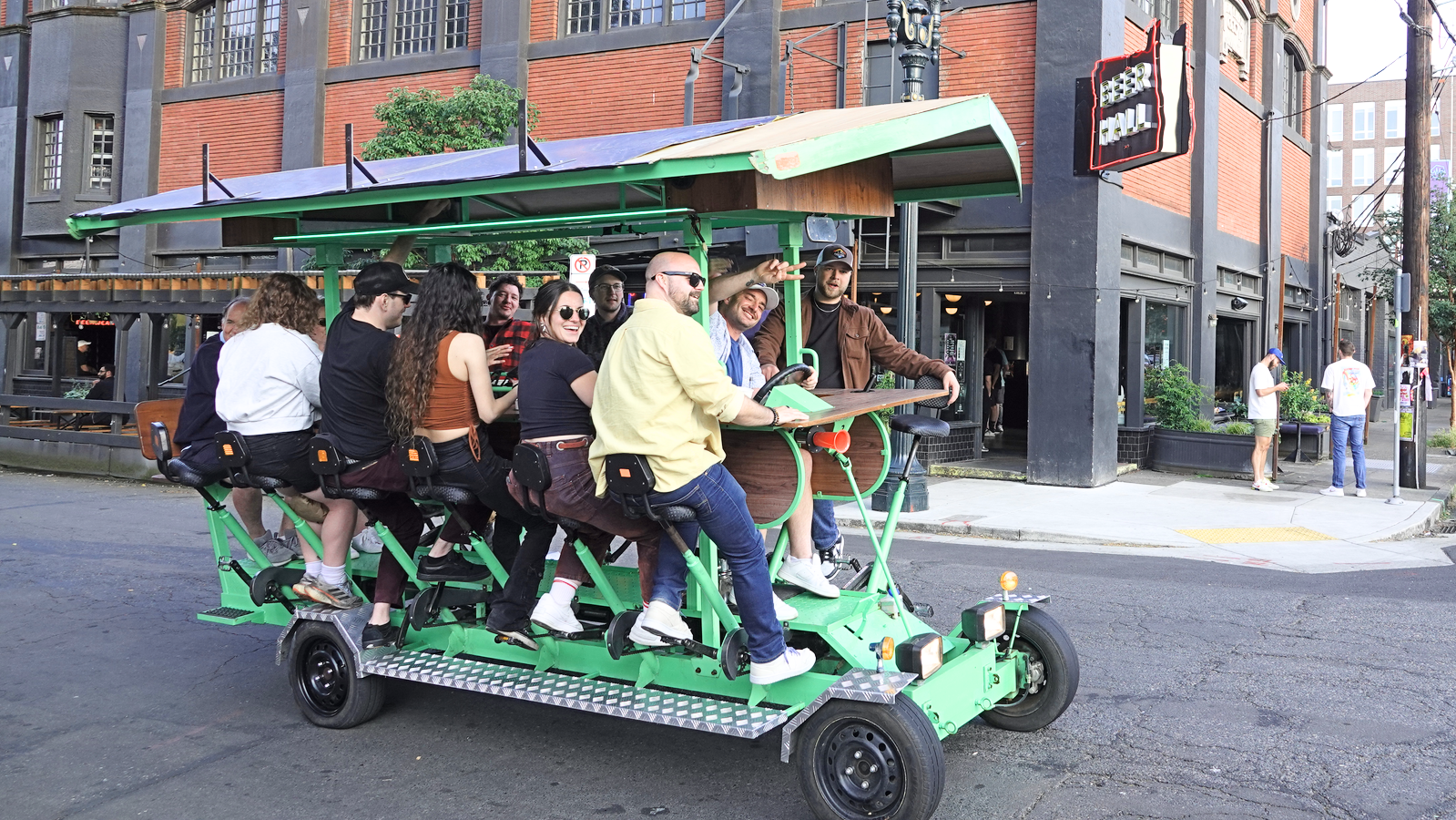 Portland: Private or Shared Party Bike Tour – Portland, Oregon