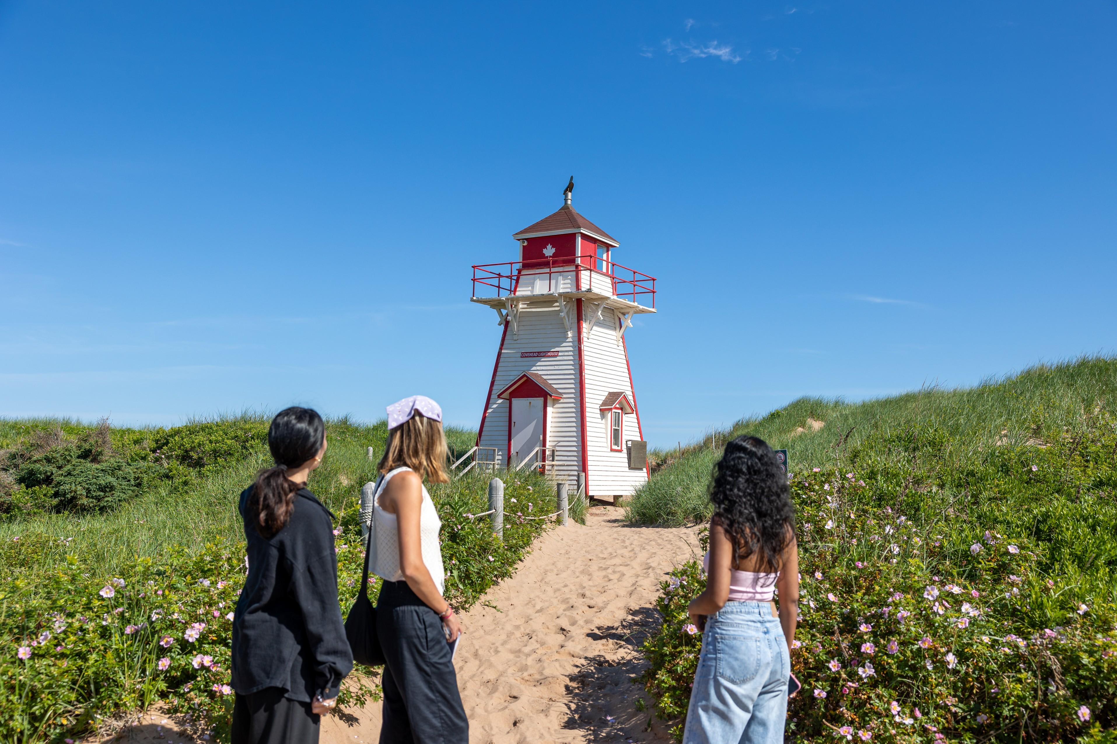 Prince Edward Island: Guided Tour with Anne of Green Gables – Cavendish, Canada
