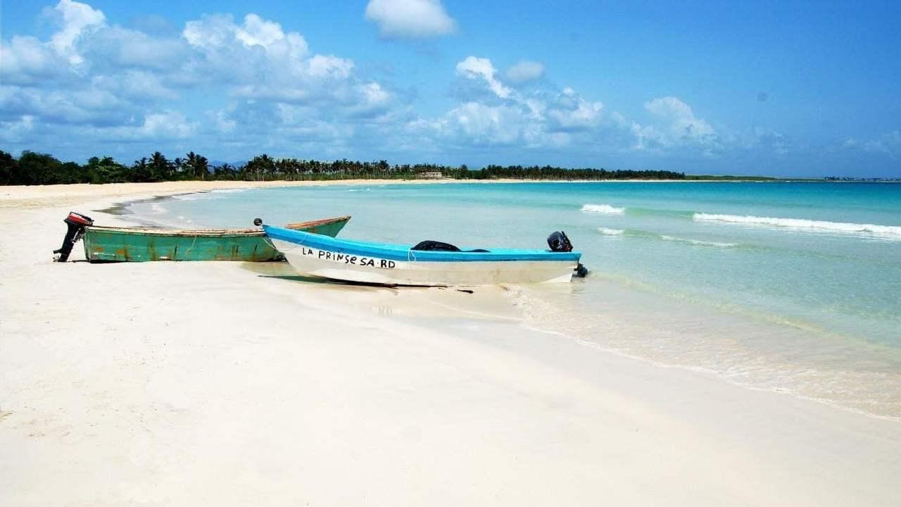 Private: Catalina Island Snorkeling & BBQ Boat Tour – La Romana, Dominican Republic