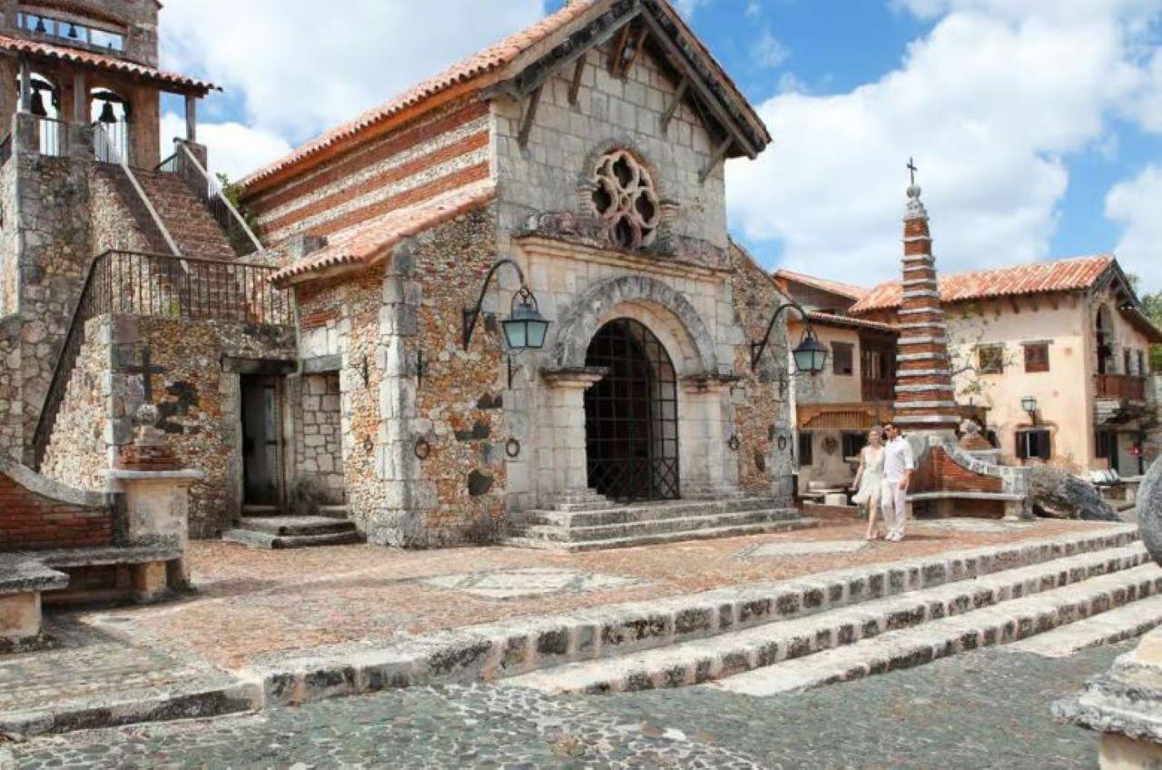 Private: Full-Day Excursion from Chavón & Saona Island – La Romana, Dominican Republic