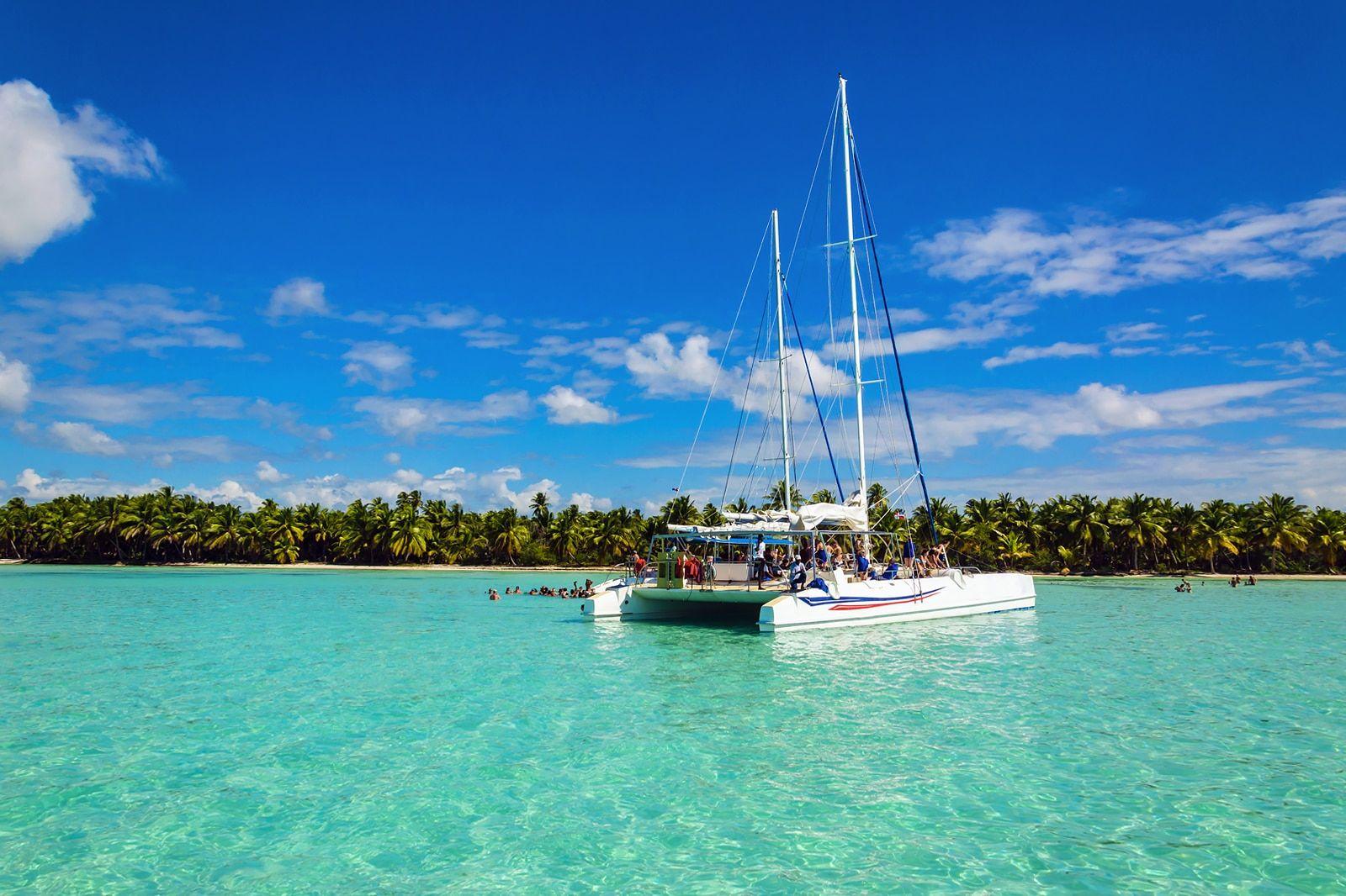 Private: Luxury Saona Island Speedboat Trip with Open Bar – Bayahibe, Dominican Republic