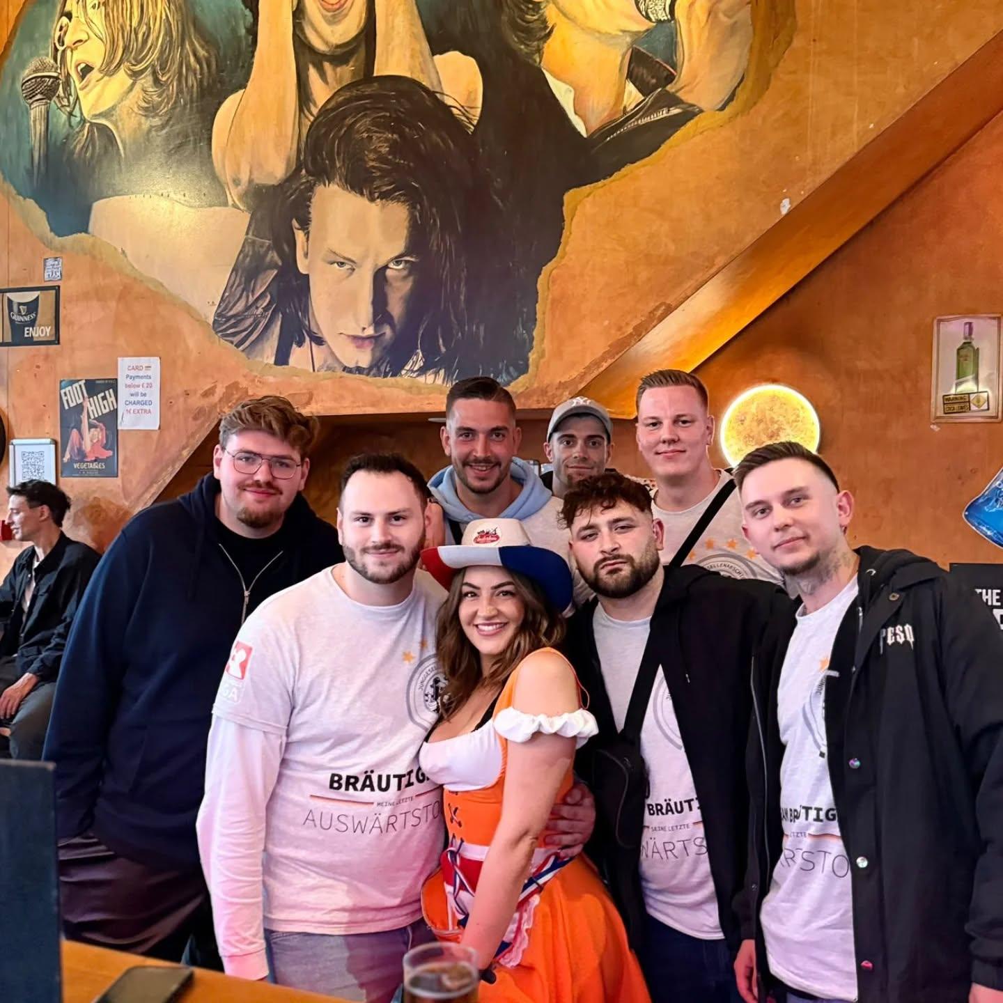 Private Red Light Tour City Center with Beer Maid Guide – Amsterdam, Netherlands