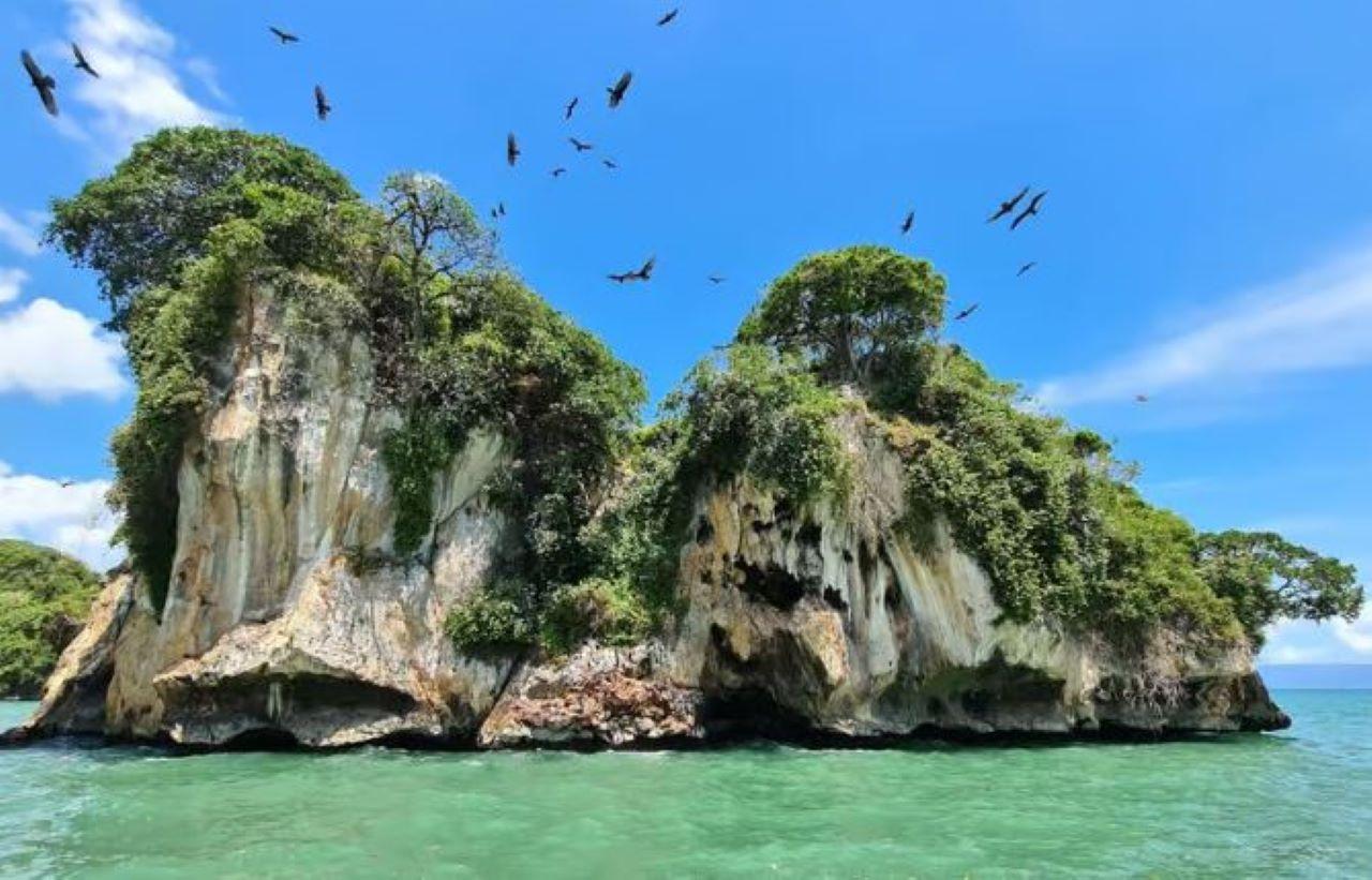 Private: Redonda Heights & Cayo Levantado Beach Day Trip – Sabana de la Mar, Dominican Republic