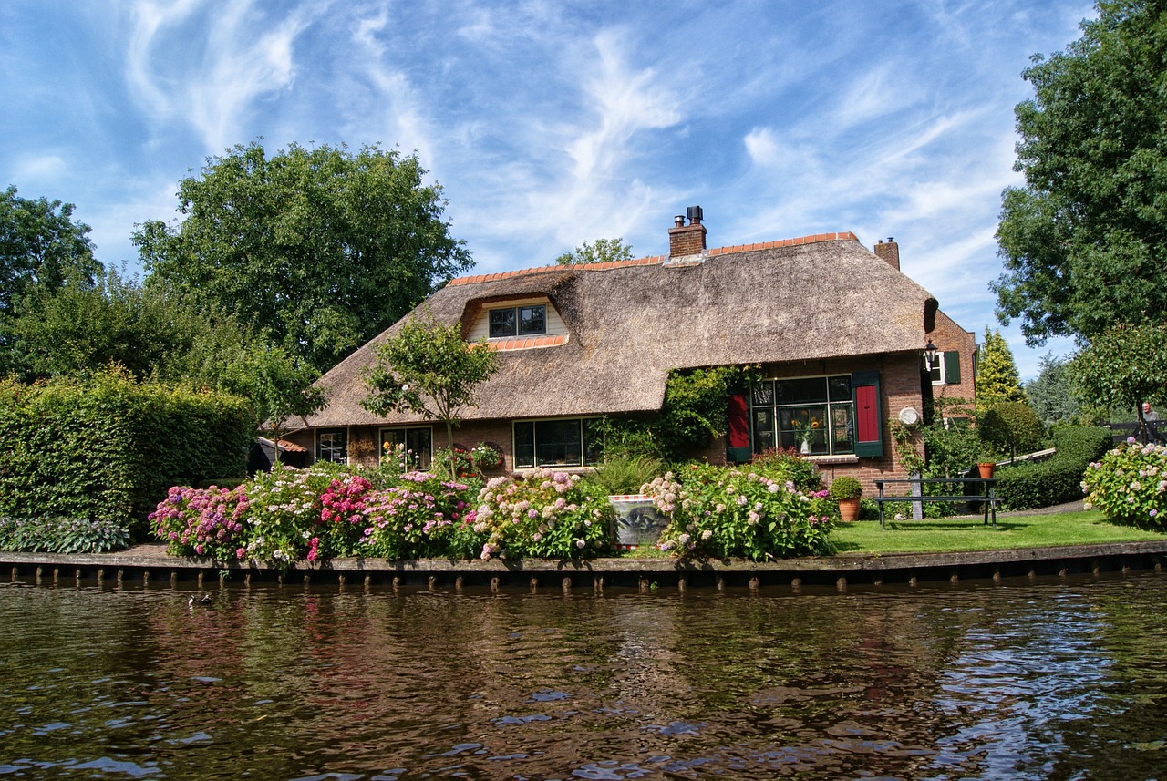 Private Tour of Giethoorn (Dutch Venice) & Batavia Land – Amsterdam, Netherlands