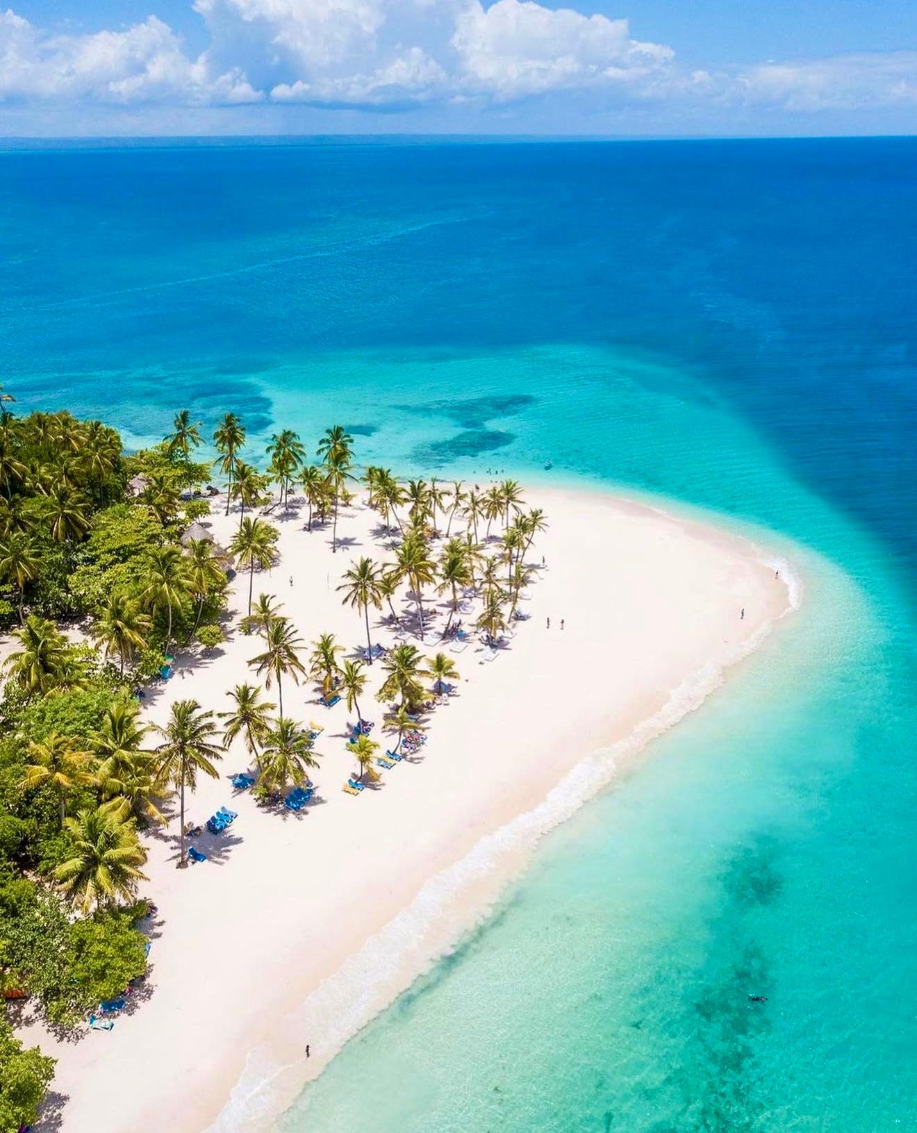 Private Tour to Samaná from Santo Domingo: Salto El Limón and Cayo Levantado – Samaná, Dominican Republic