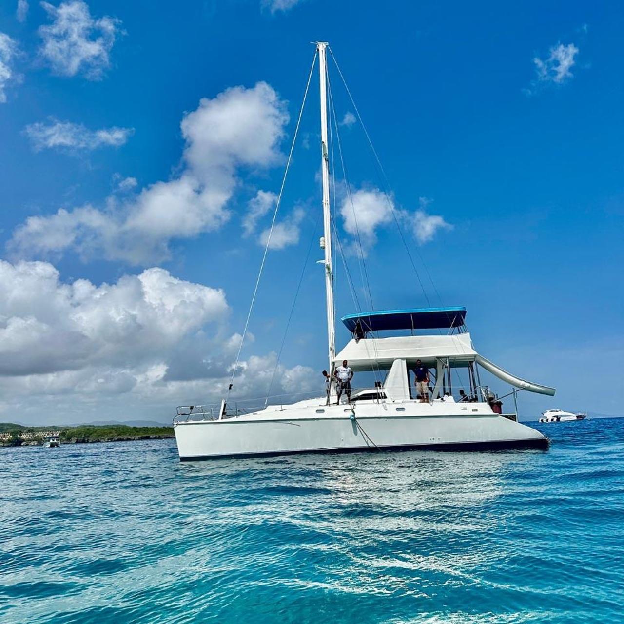 Private catamaran for groups with Lunch & Drinks – Puerto Plata, Dominican Republic