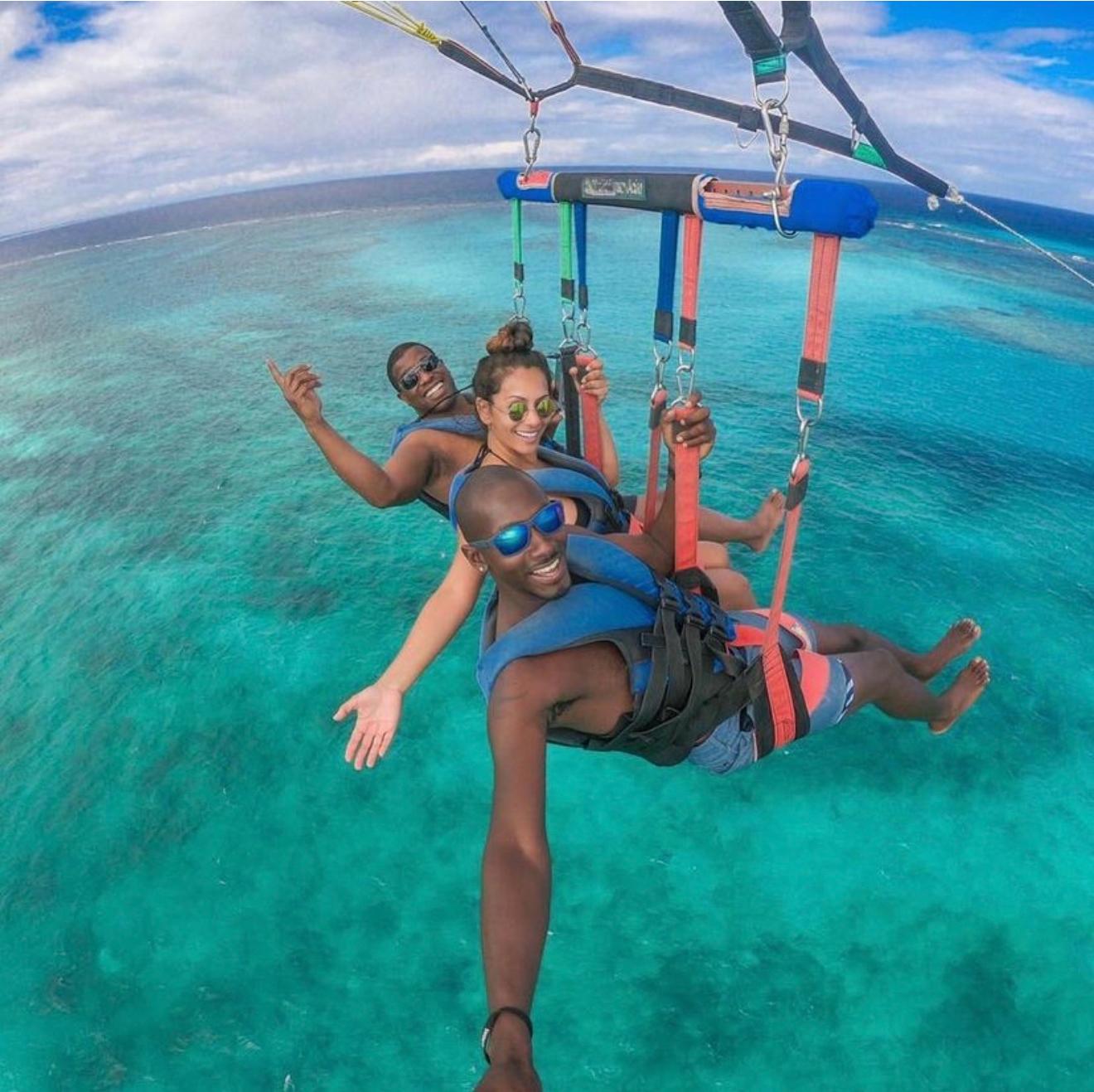 Providenciales: Grace Bay Private Parasailing Experience – Turks and Caicos