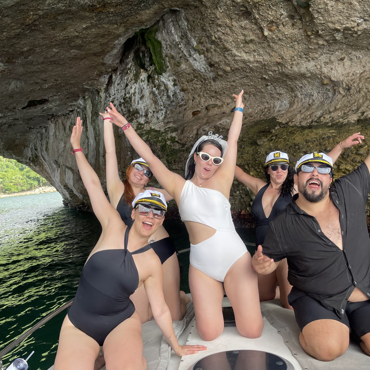 Puerto Vallarta: Bachelorette Yacht Tour of Iconic Beaches – Mismaloya, Mexico