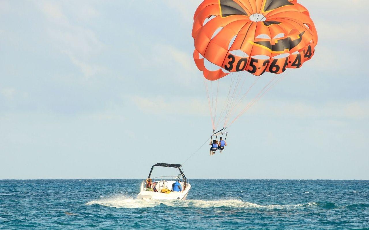 Punta Cana Parasailing: 15-Minute Adrenaline Adventure – Punta Cana, Dominican Republic
