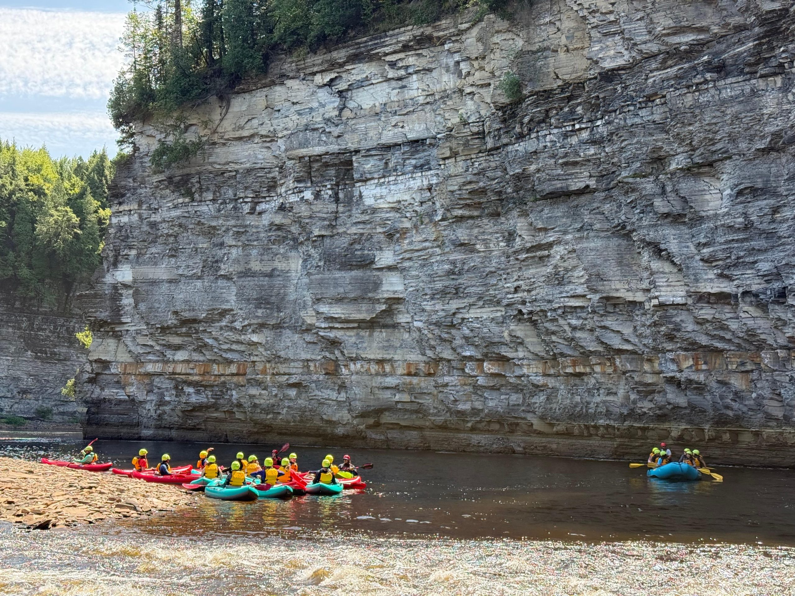 Quebec City: Guided rafting and kayaking 30 minutes from the city – Family – Portneuf, Canada
