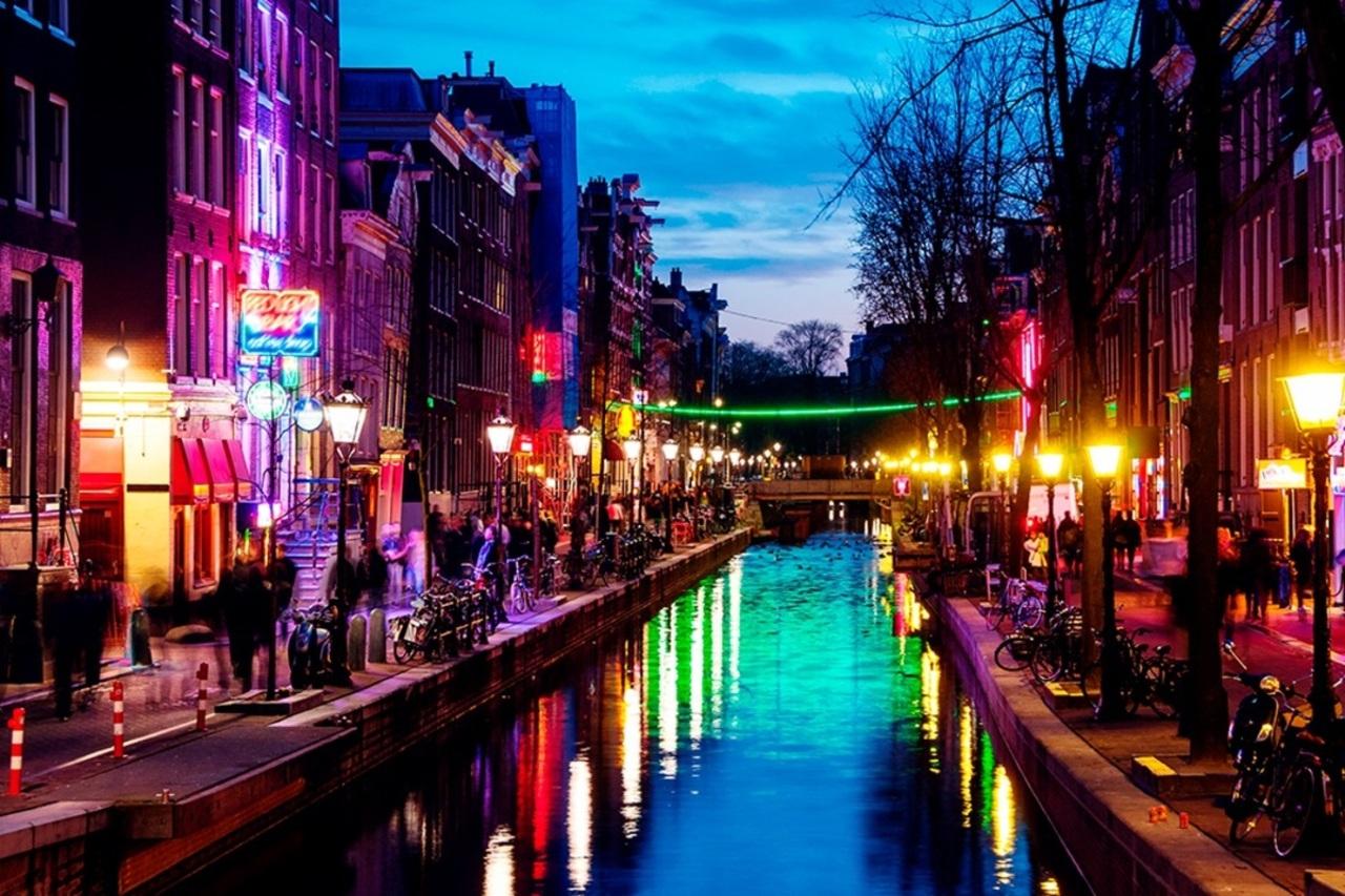 Red Light District tour – Amsterdam, Netherlands