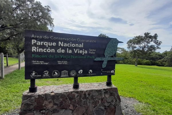 Rincon de la Vieja Volcano:Naturalist Guide+ NP Entrance fee – Rincón de la Vieja Volcano, Costa Rica
