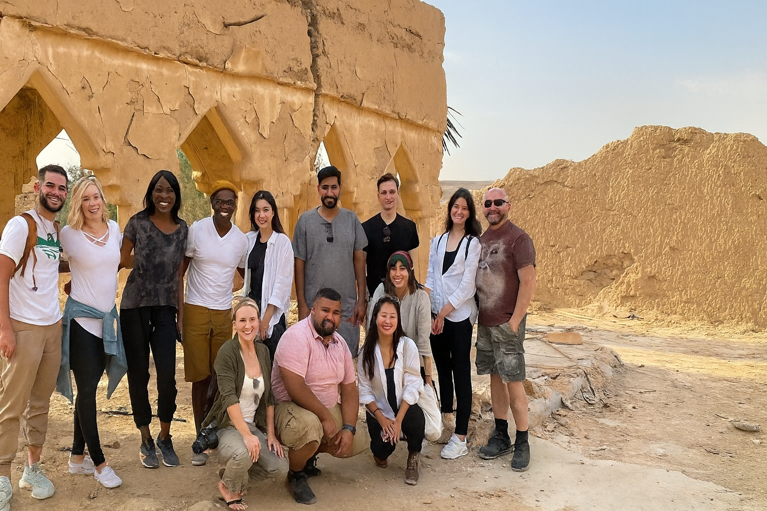 Riyadh Edge of The World, Bat caves with dinner visit by bus – Saudi Arabia