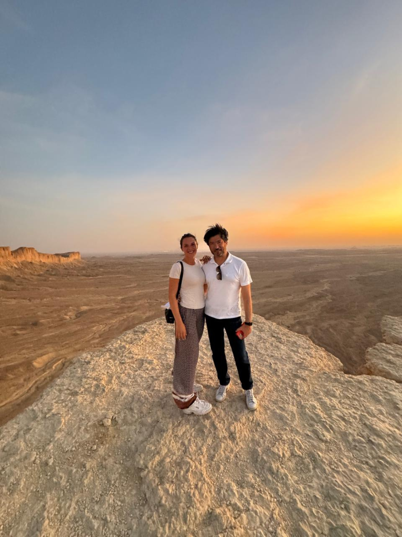 Riyadh: Edge of the World, Sadus Village & Desert Dinner – Saudi Arabia