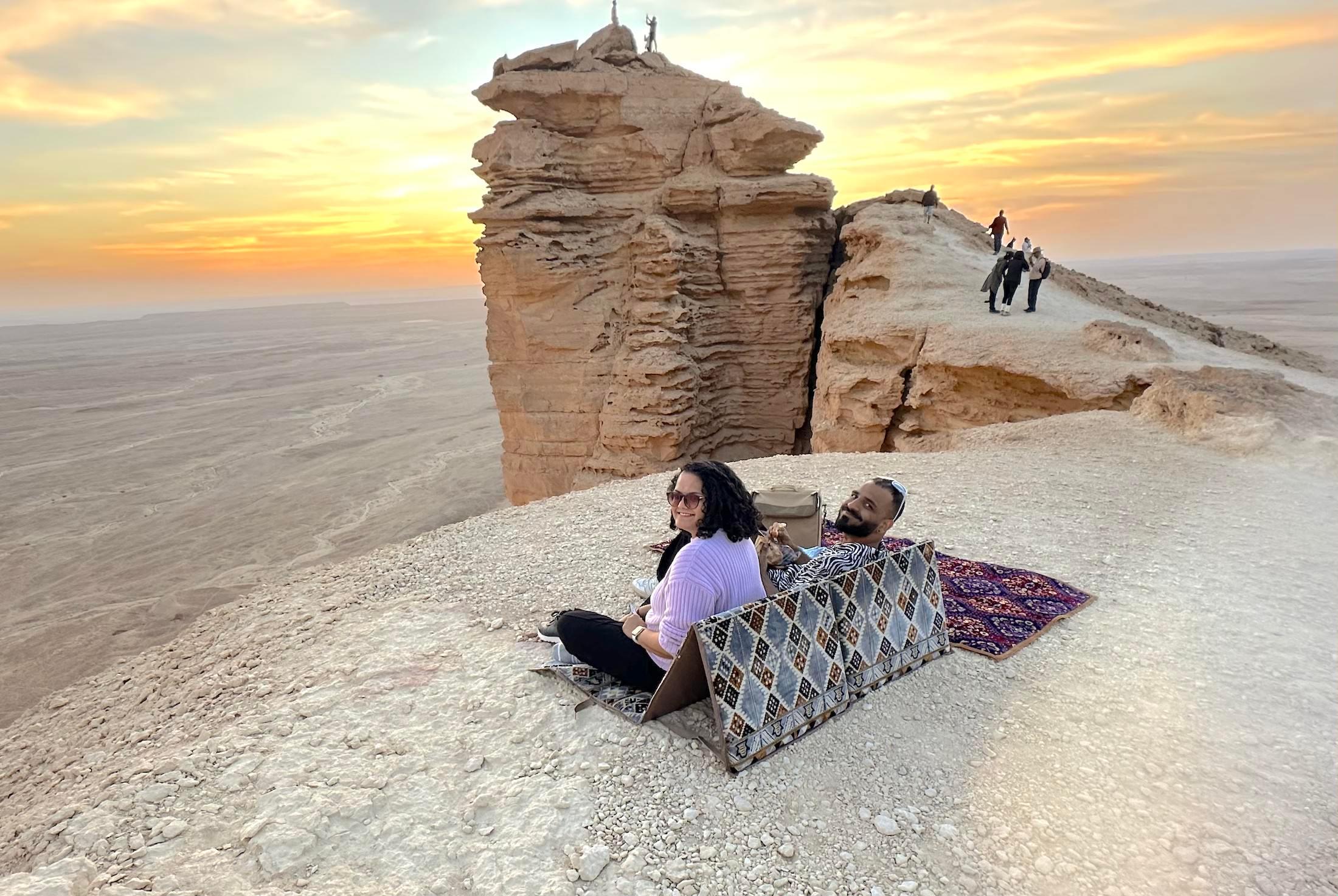 Riyadh Premier Private Edge of The World Tour Sunrise/Sunset – Saudi Arabia