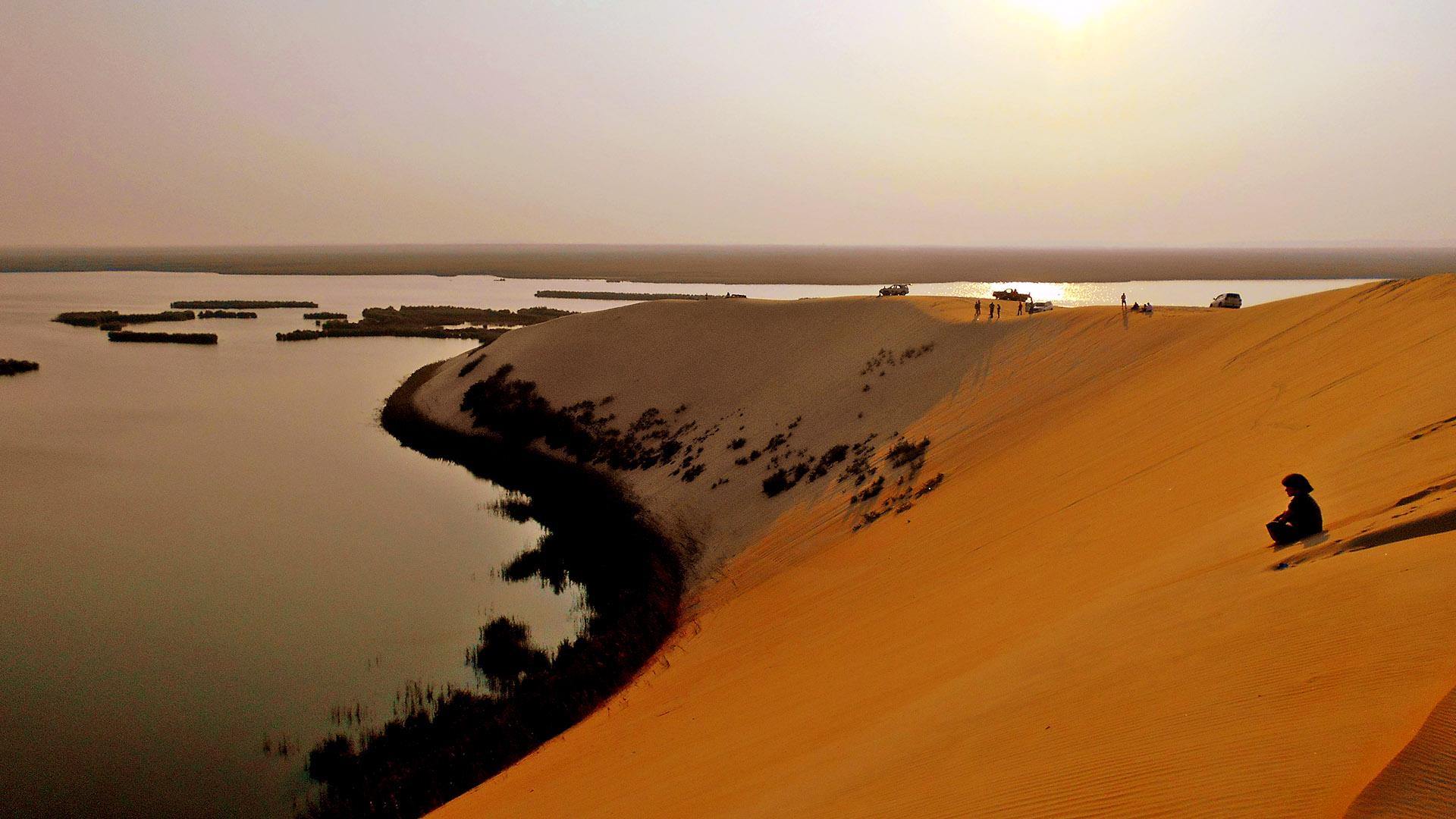 Riyadh: Private Tour to the Yellow Lake and Sand Dunes – Saudi Arabia