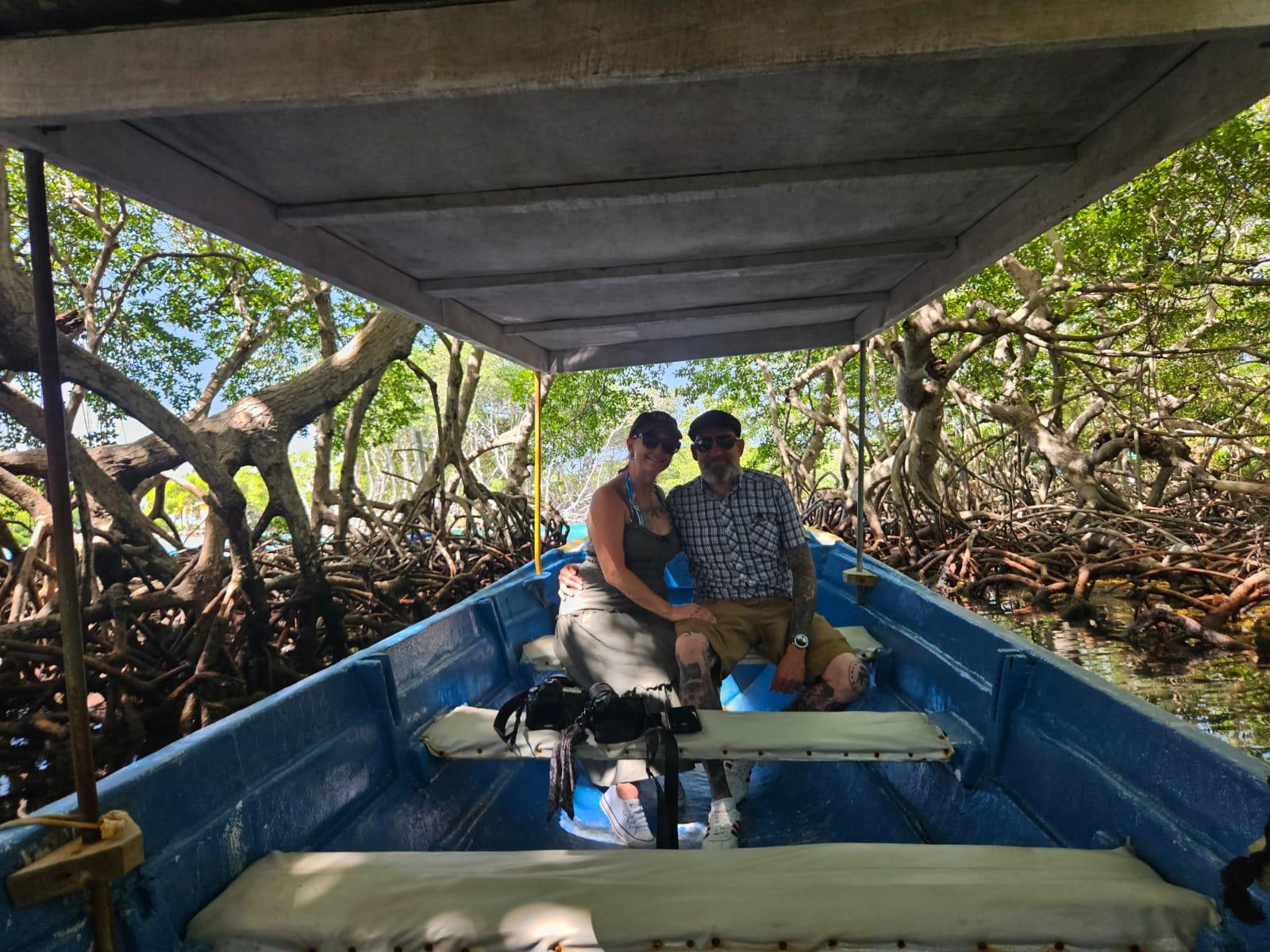 Roatan: East End Tour, Fish Crawl & Mangrove Tunnel Tour – Honduras