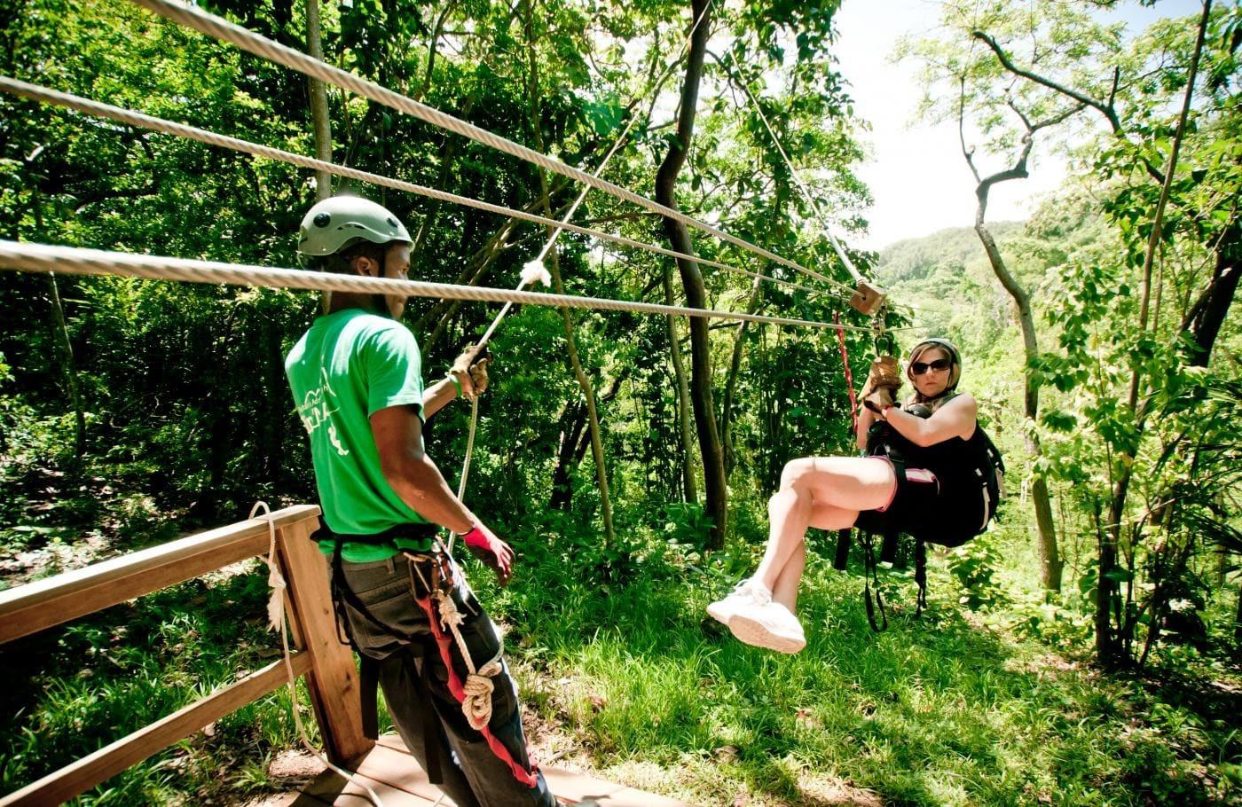 Roatán: Super Man Zip Line, Monkey Sanctuary and Beach – Honduras
