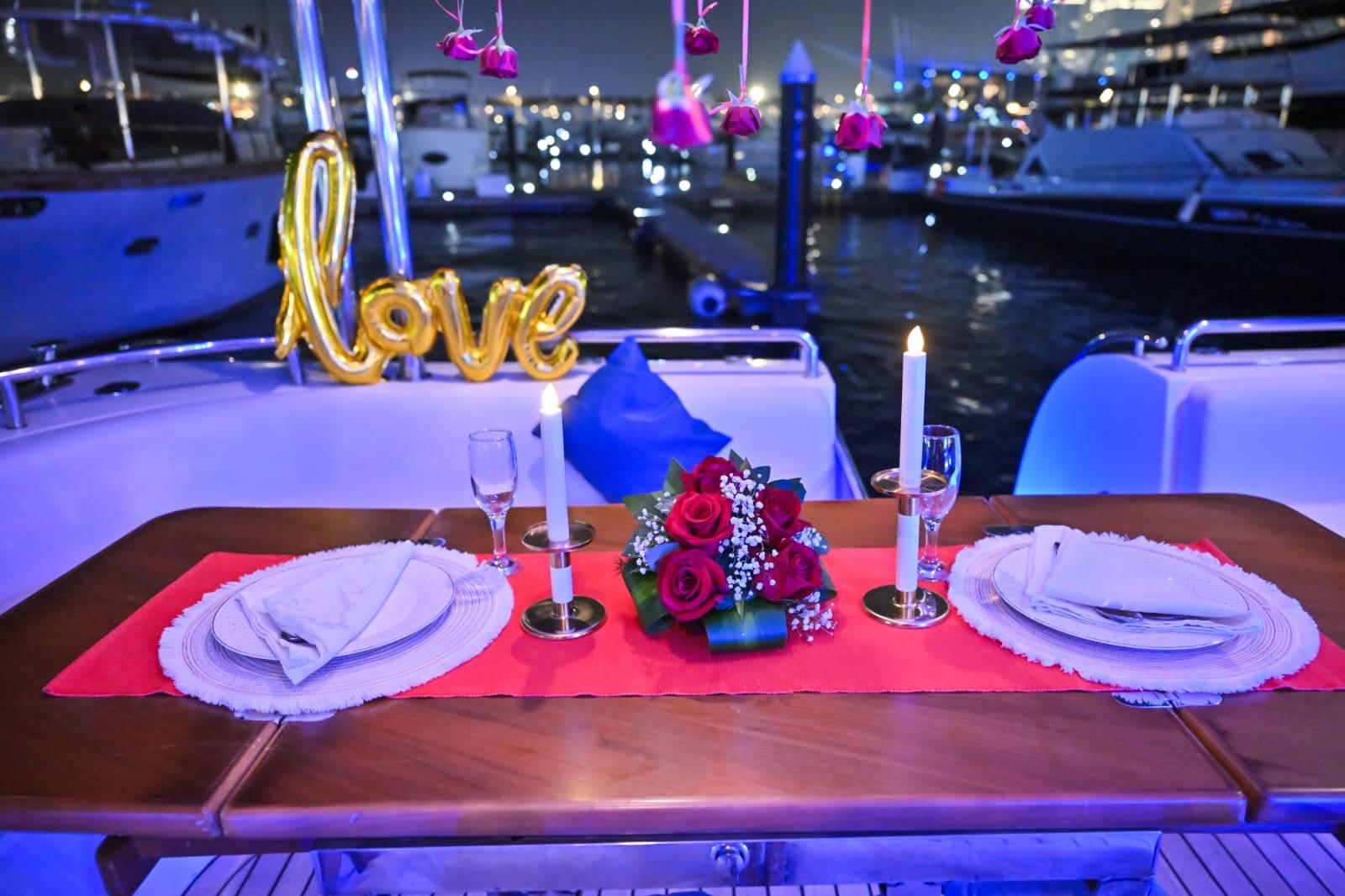 Romantic Dinner on Private Yacht – Dubai, United Arab Emirates