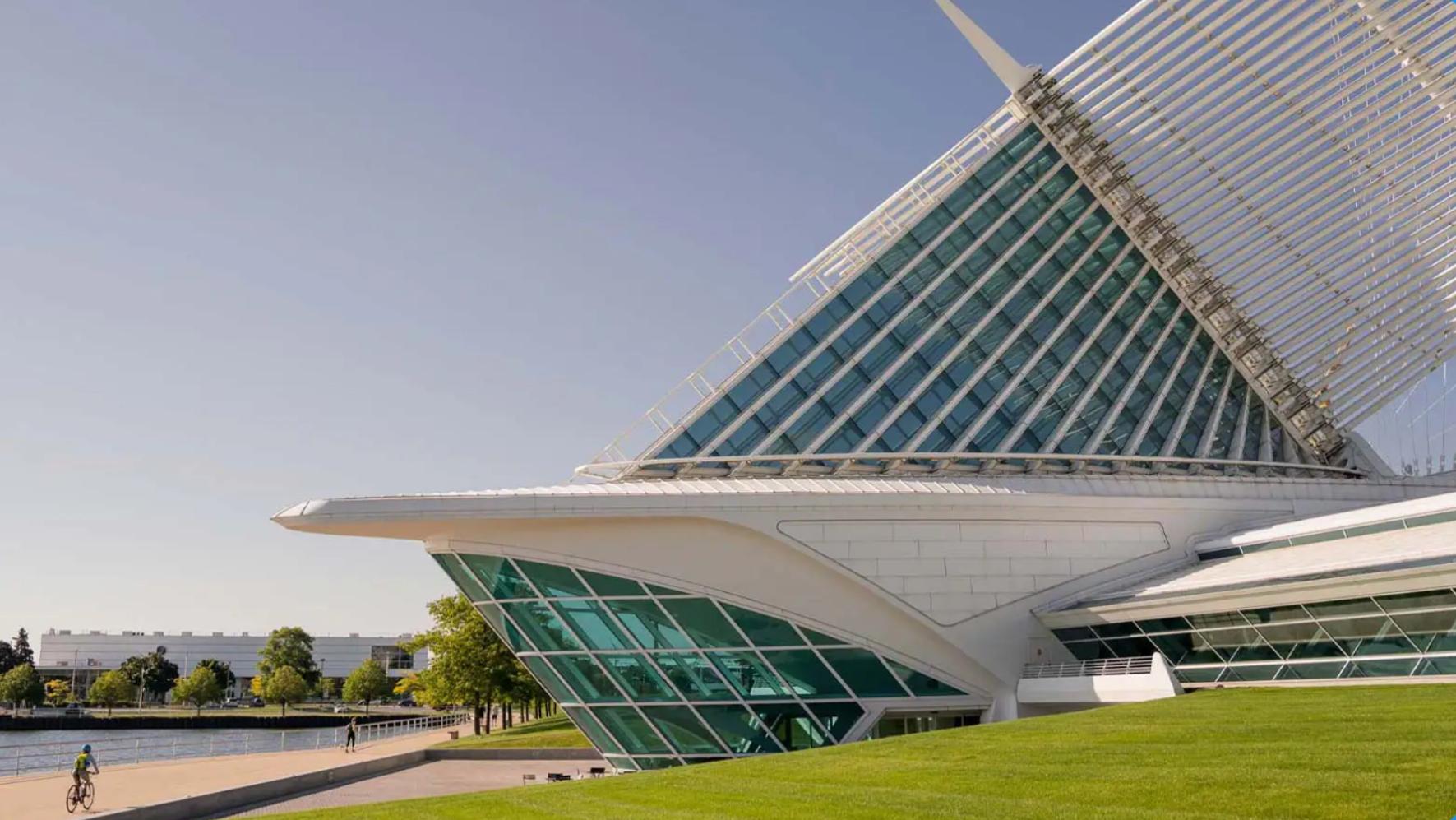 Romantic Milwaukee Private Walking Tour – Milwaukee, Wisconsin