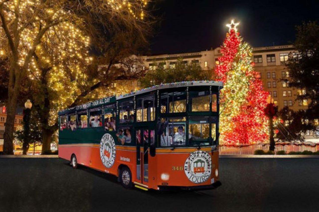 San Antonio: Holiday Sights & Festive Nights Trolley Tour – San Antonio, Texas