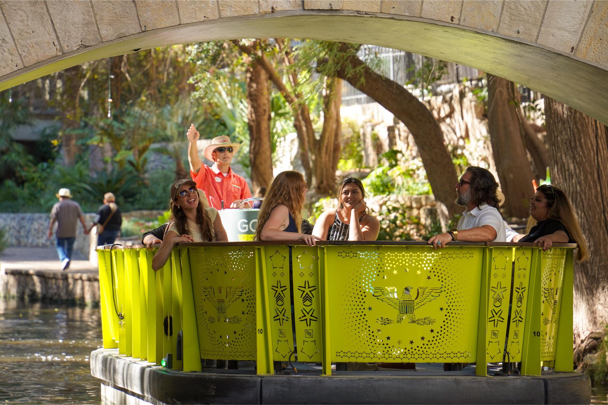 San Antonio Riverwalk Tour With Go Rio River Cruise – San Antonio, Texas