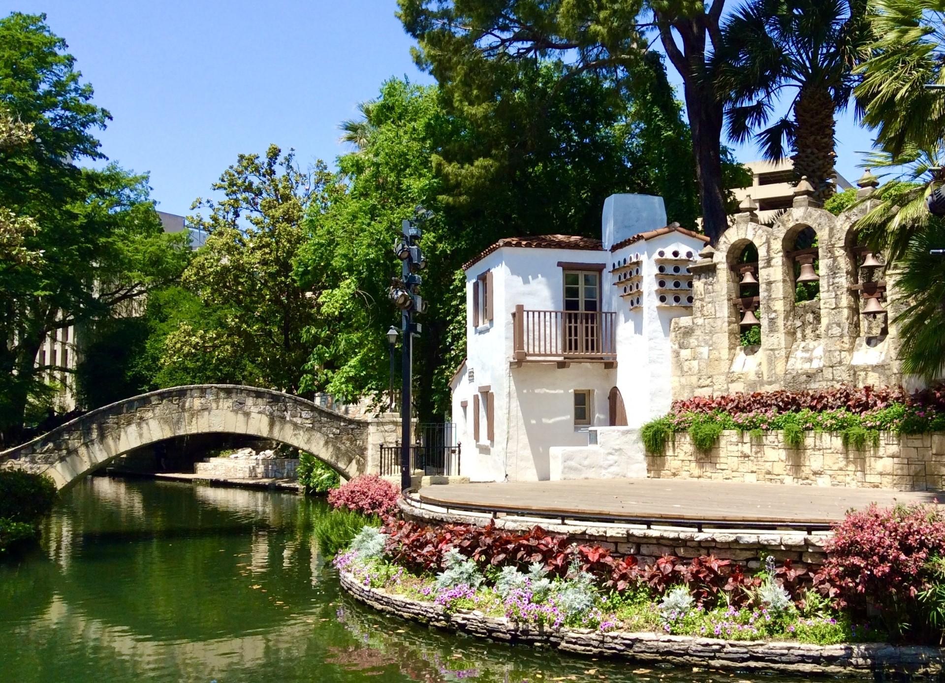 San Antonio: Riverwalk and Downtown Guided Walking Tour – San Antonio, Texas